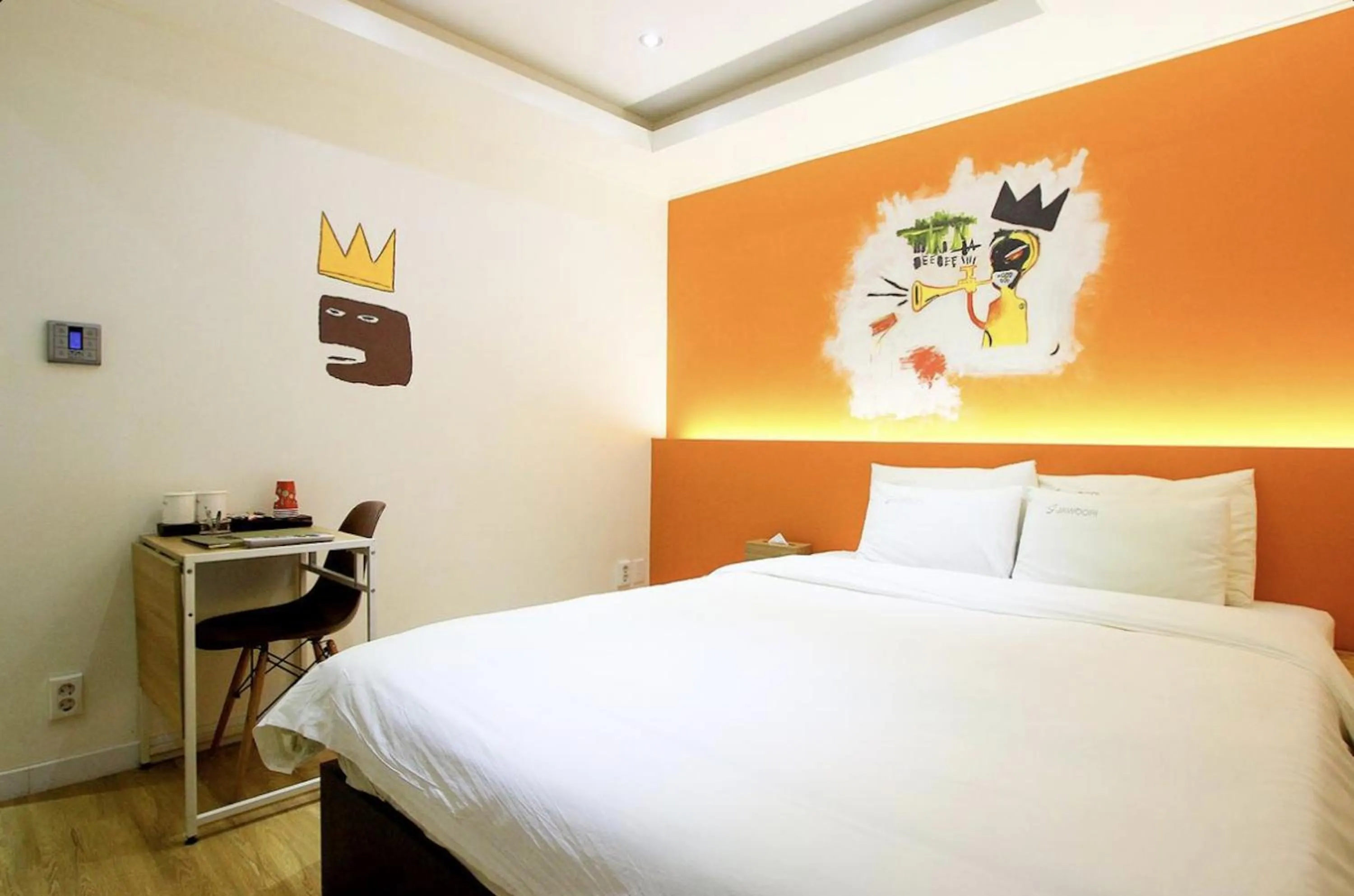 Bed in Jeonju Jawoori Hotel