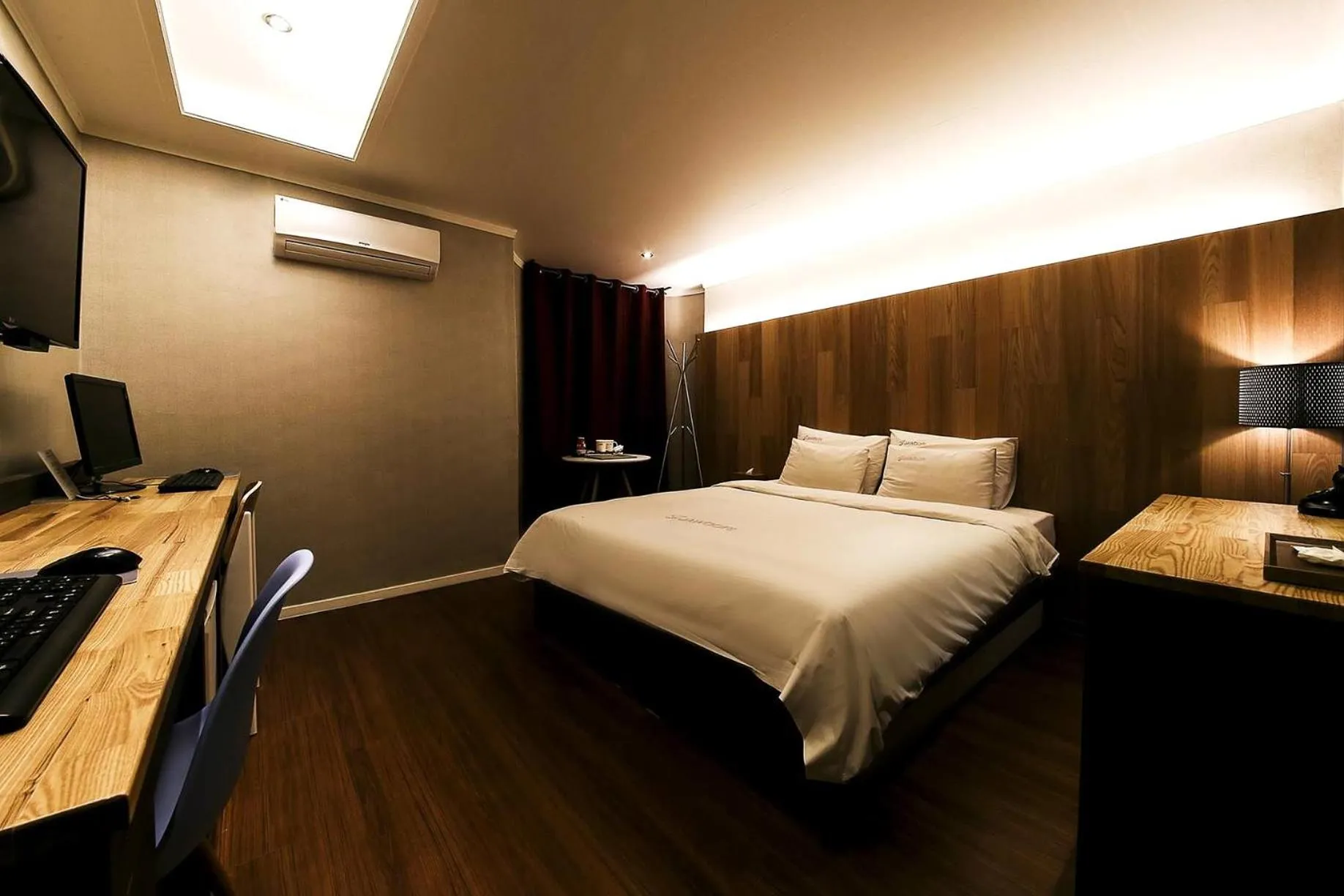 Bed in Jeonju Jawoori Hotel