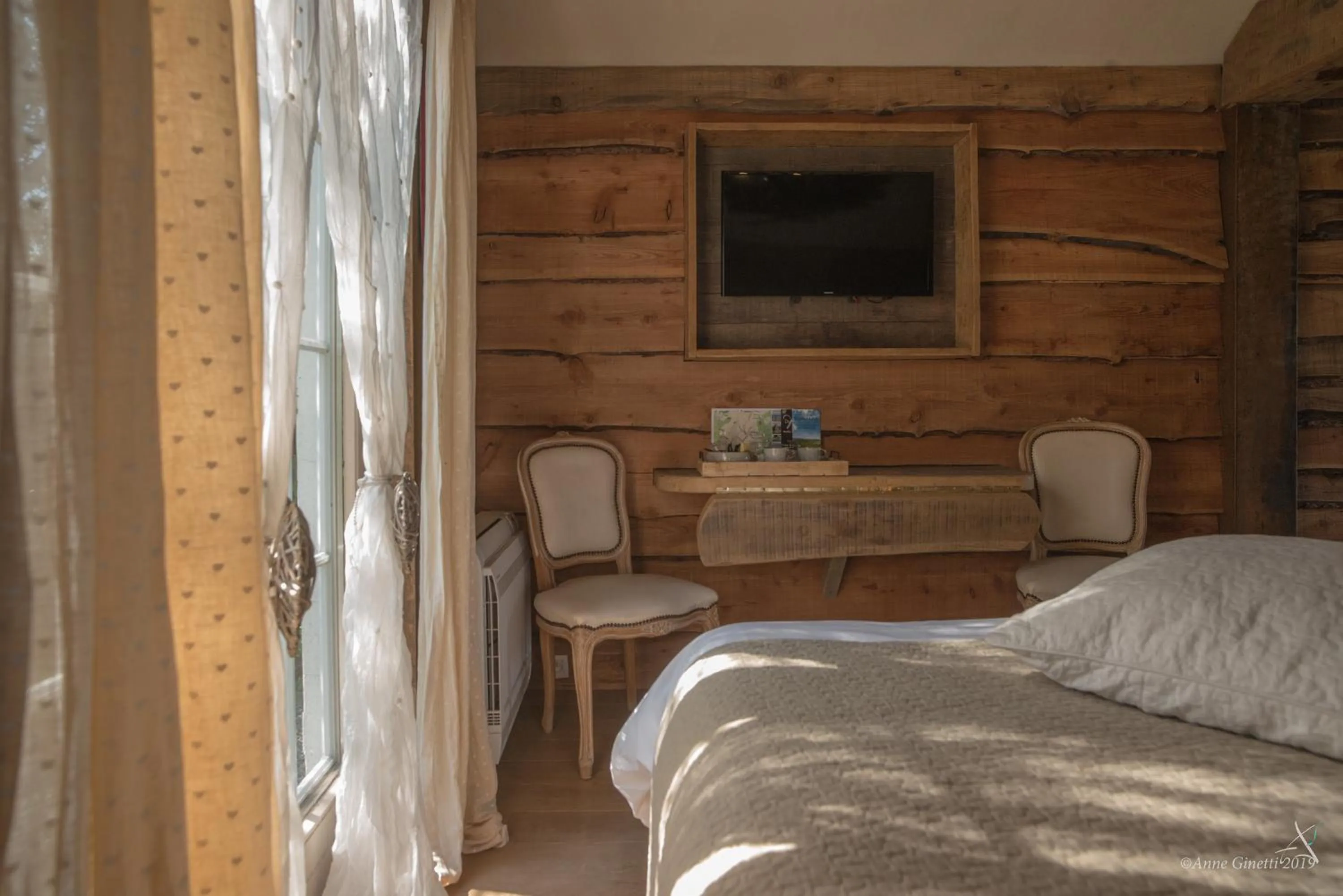 TV and multimedia, Bed in Les Chambres du Vivier, chambres d'hôtes à Durbuy