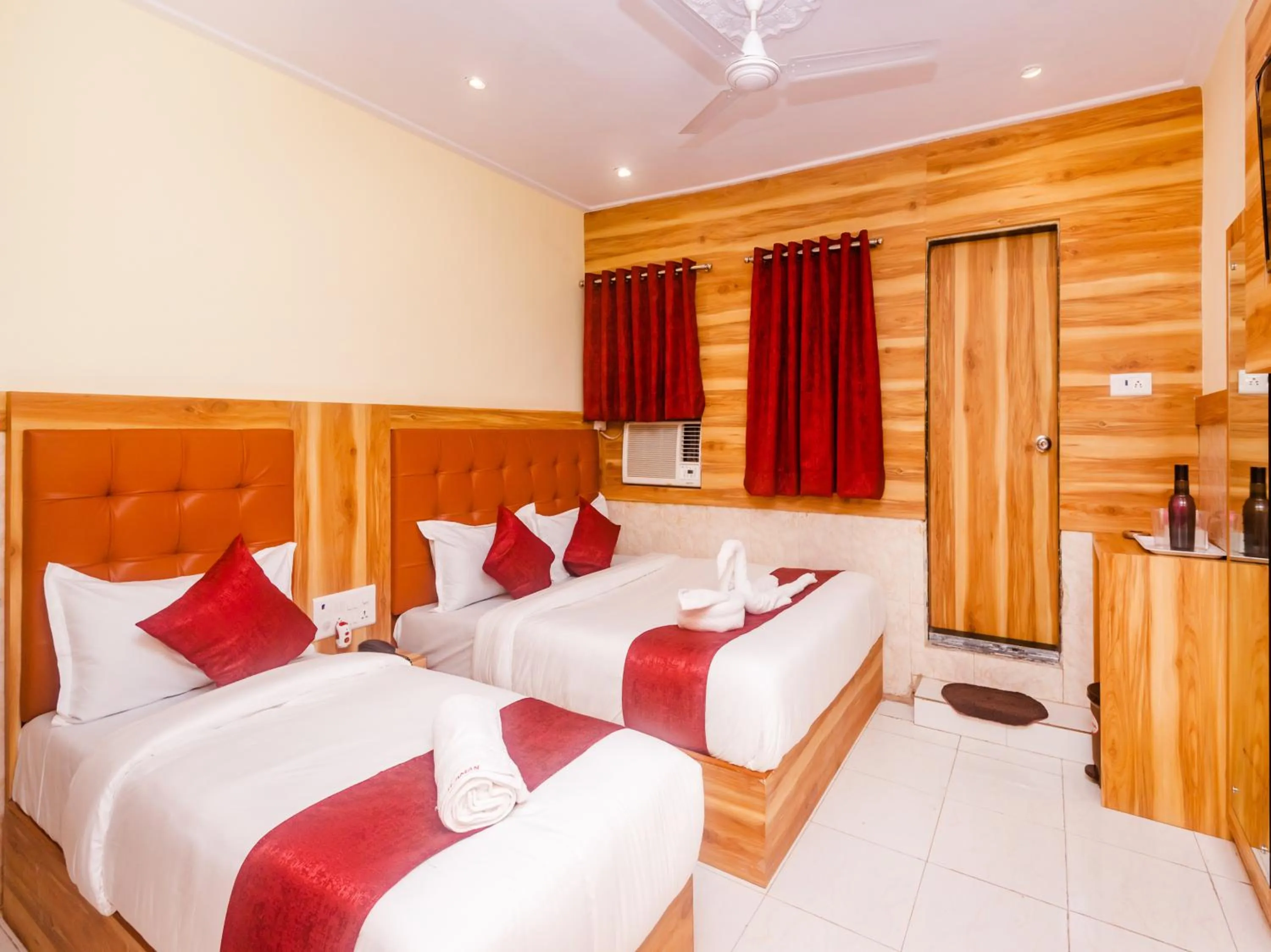 Bed in Aman Hotel near CST