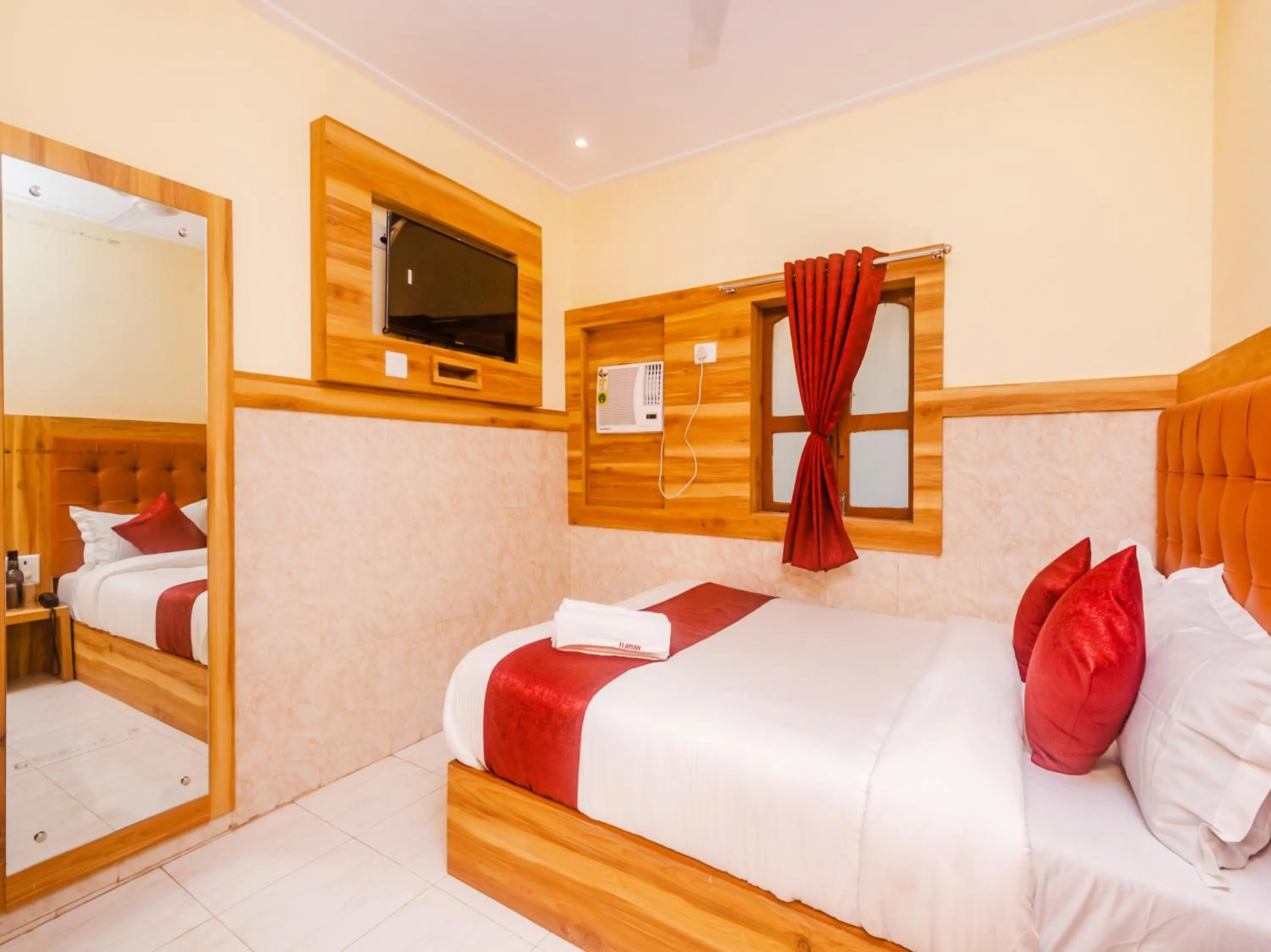 Bed in Aman Hotel near CST