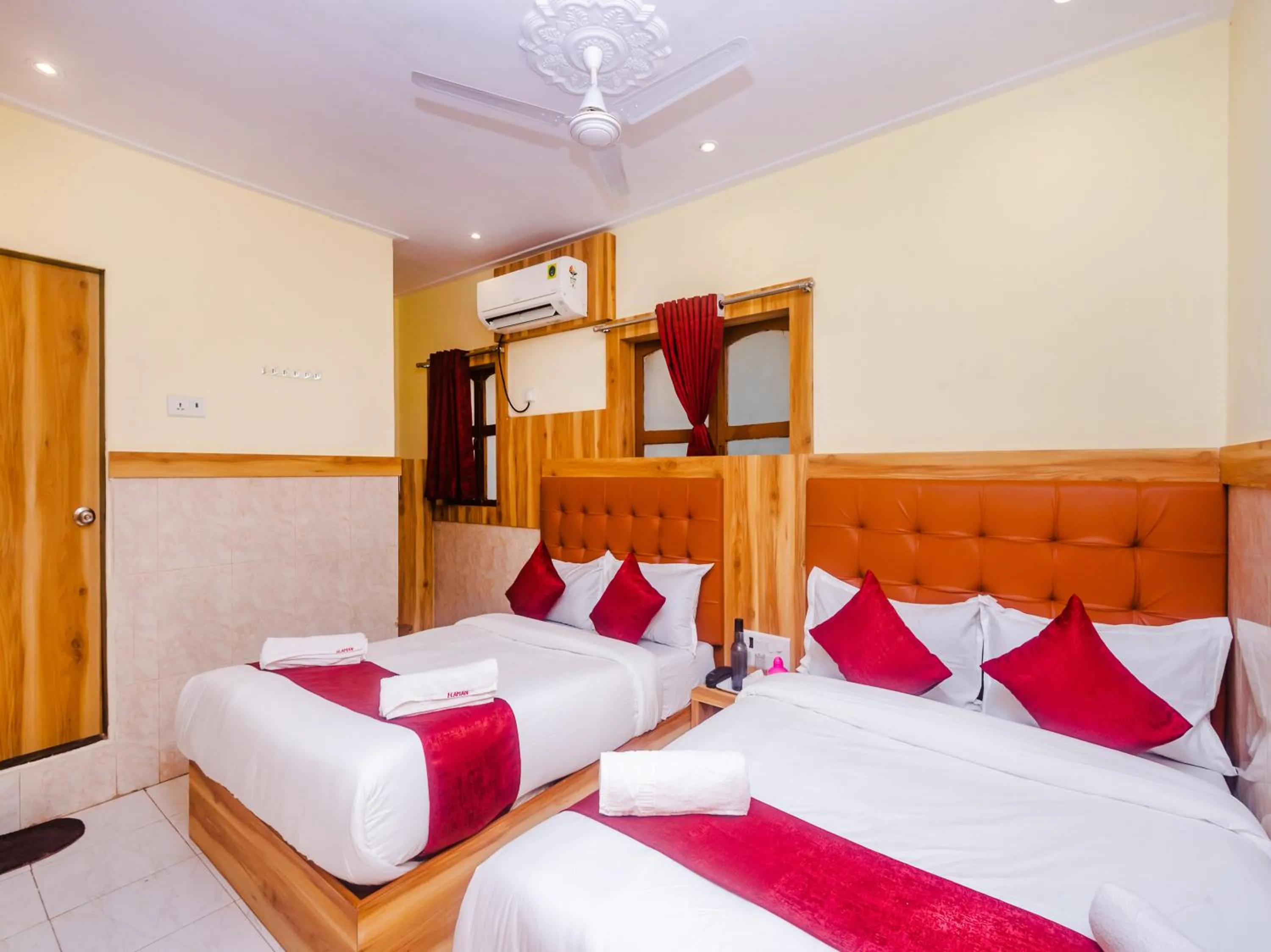 Bed in Aman Hotel near CST