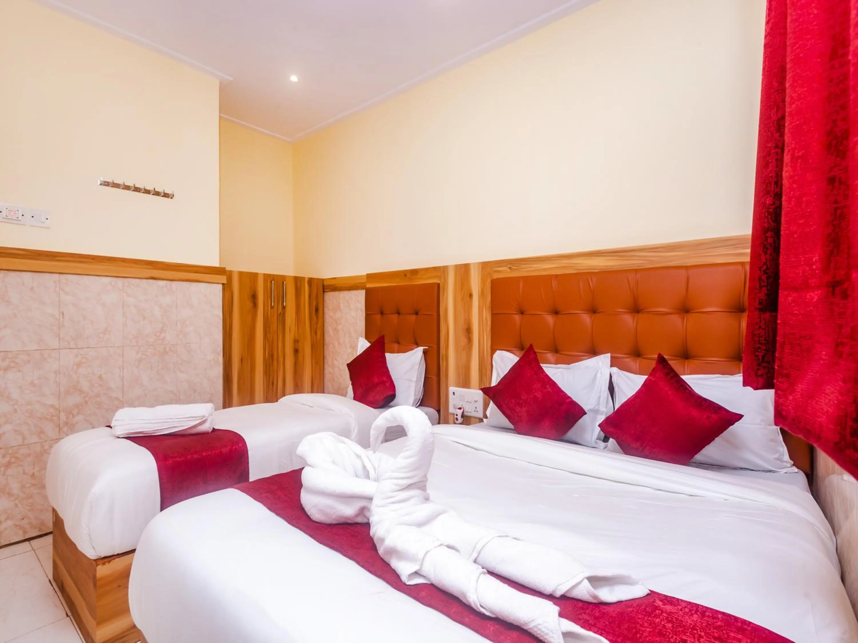 Bed in Aman Hotel near CST