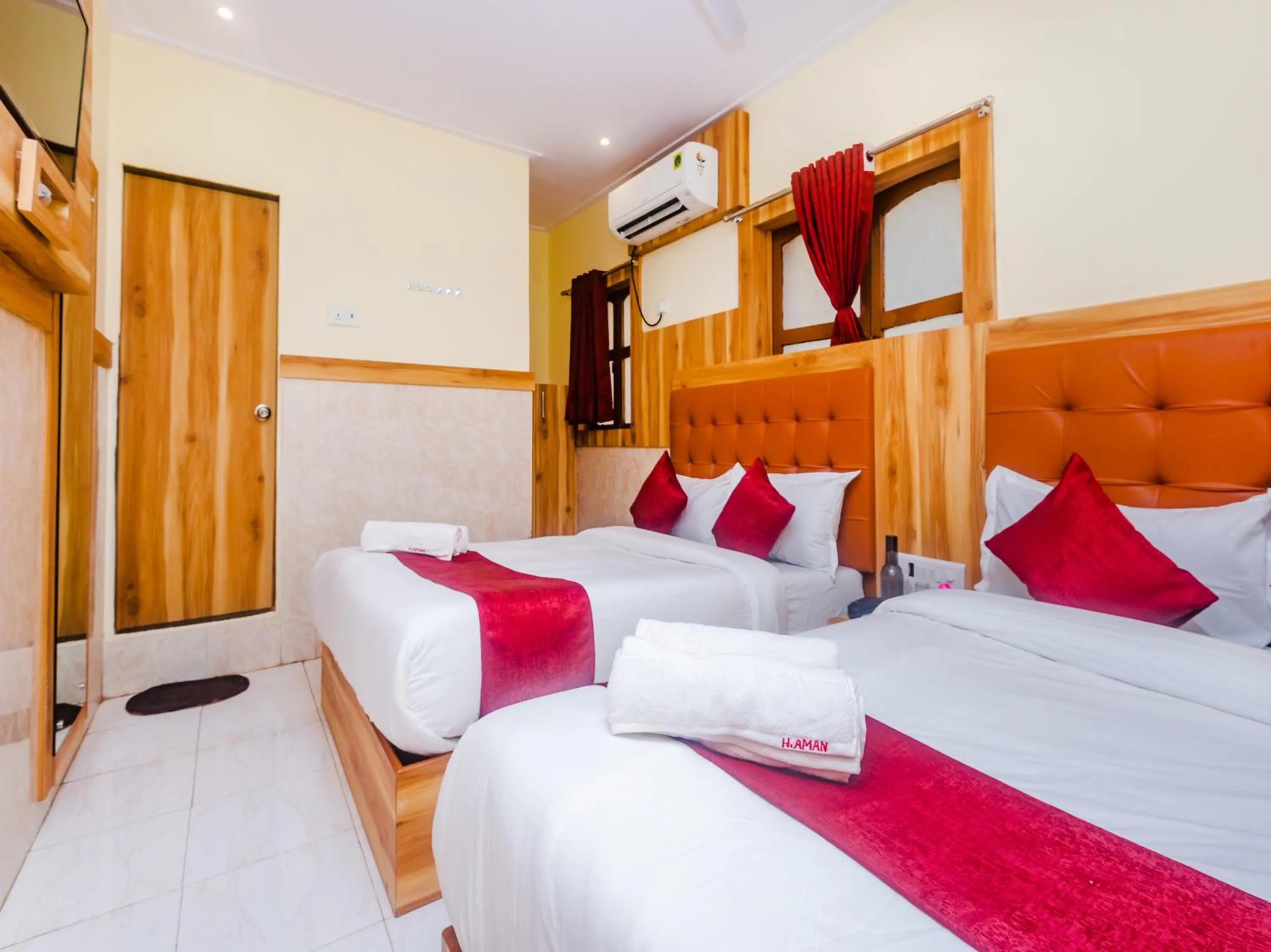 Bed in Aman Hotel near CST