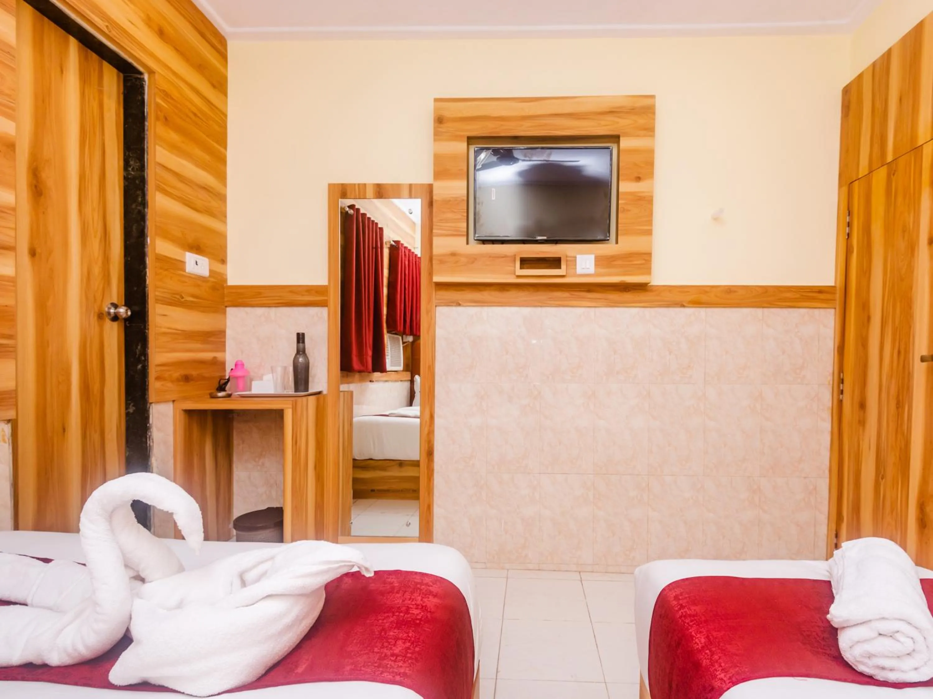 Bed in Aman Hotel near CST