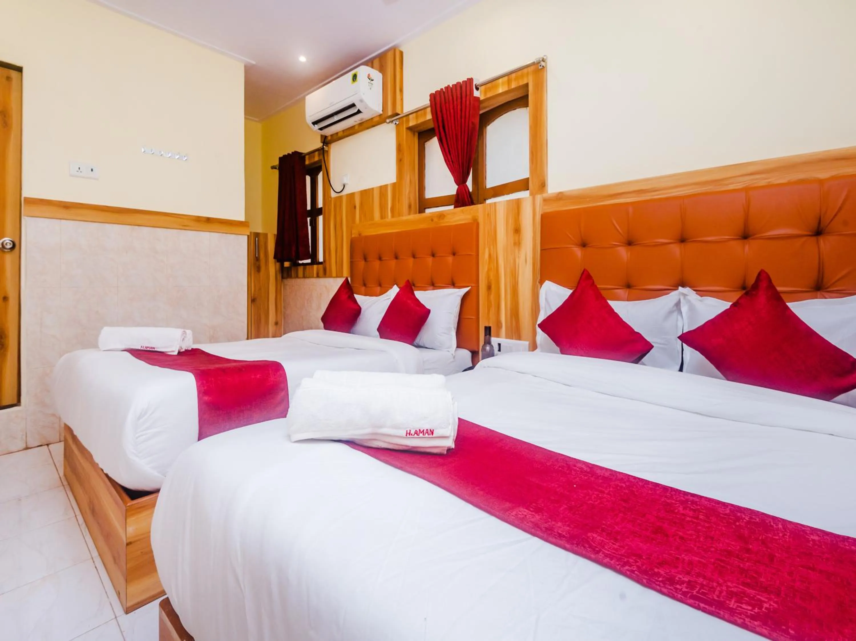 Bed in Aman Hotel near CST