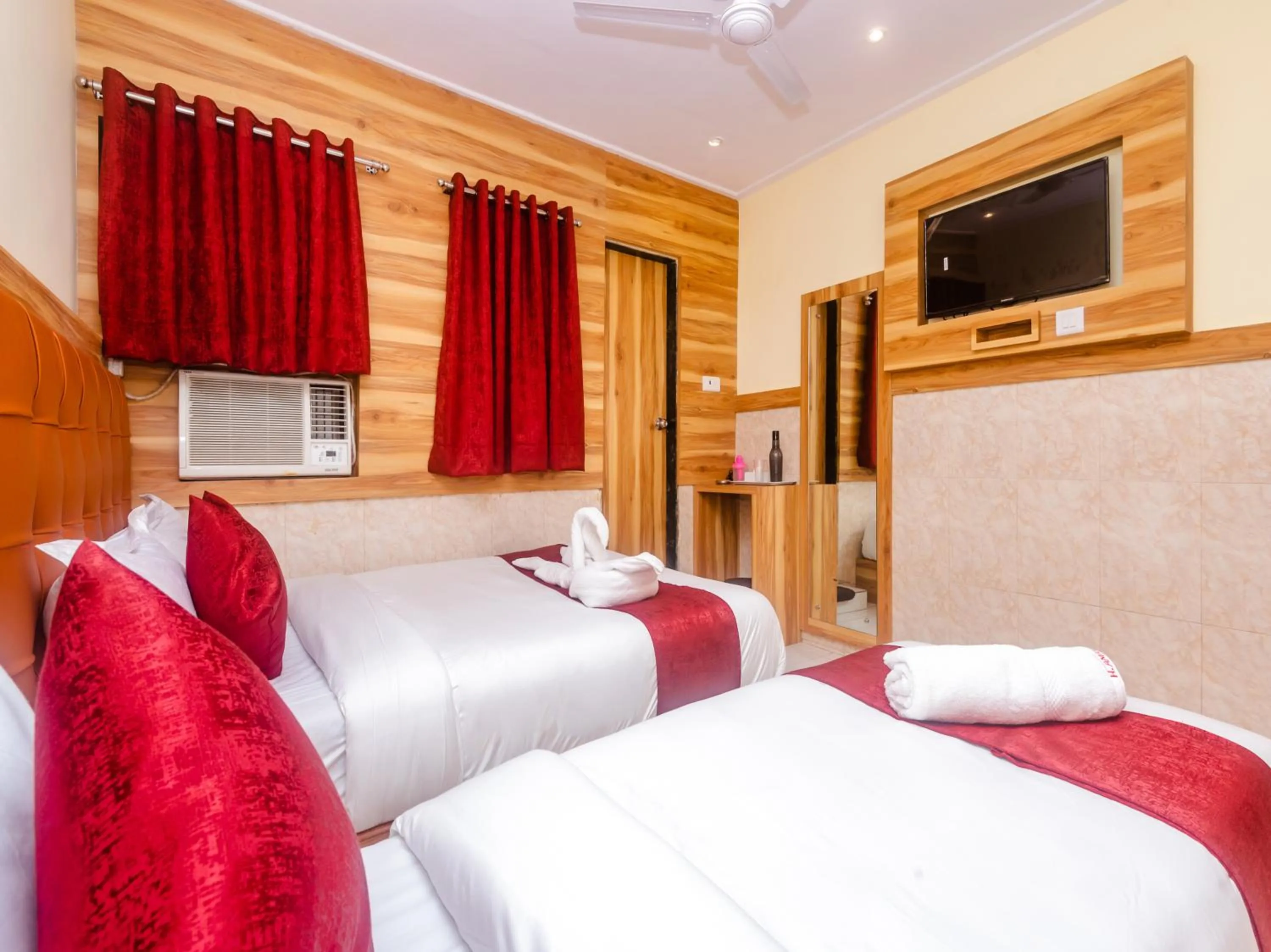 Bed in Aman Hotel near CST