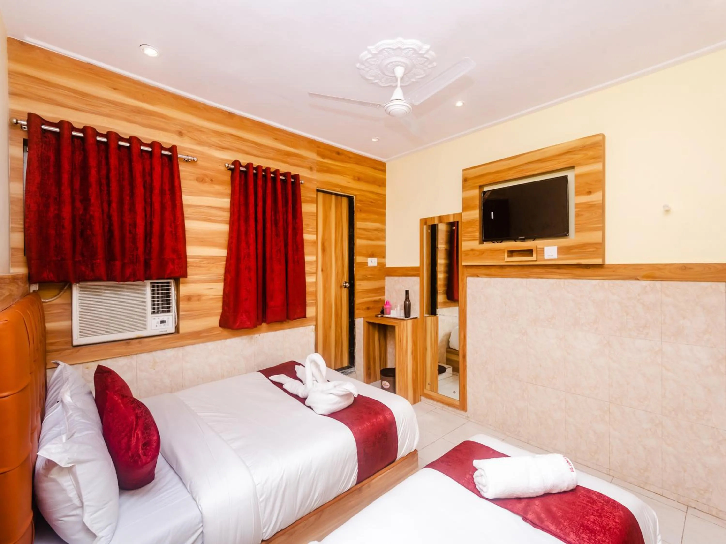 Bed in Aman Hotel near CST