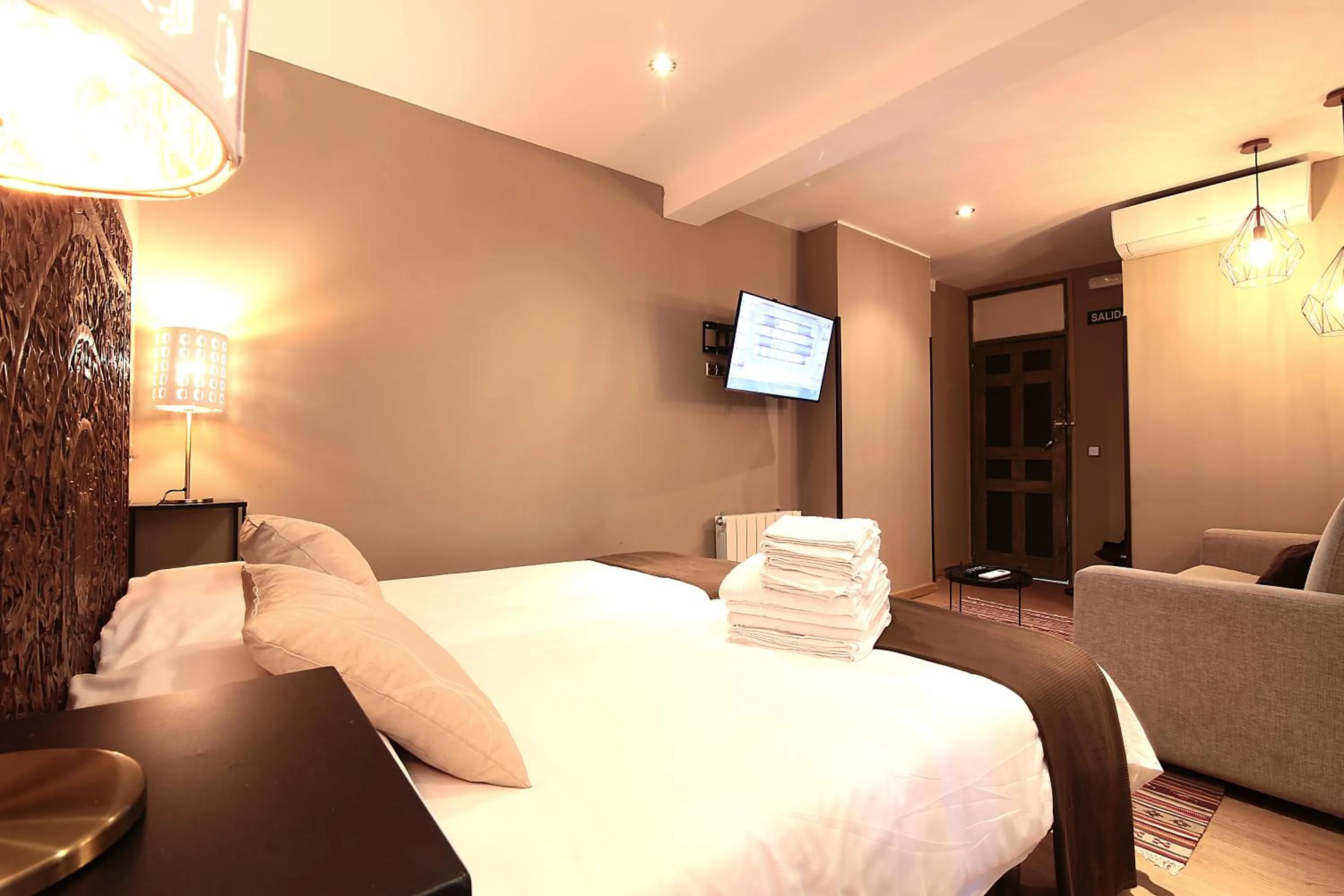 TV and multimedia, Bed in AbraCadabra Suites