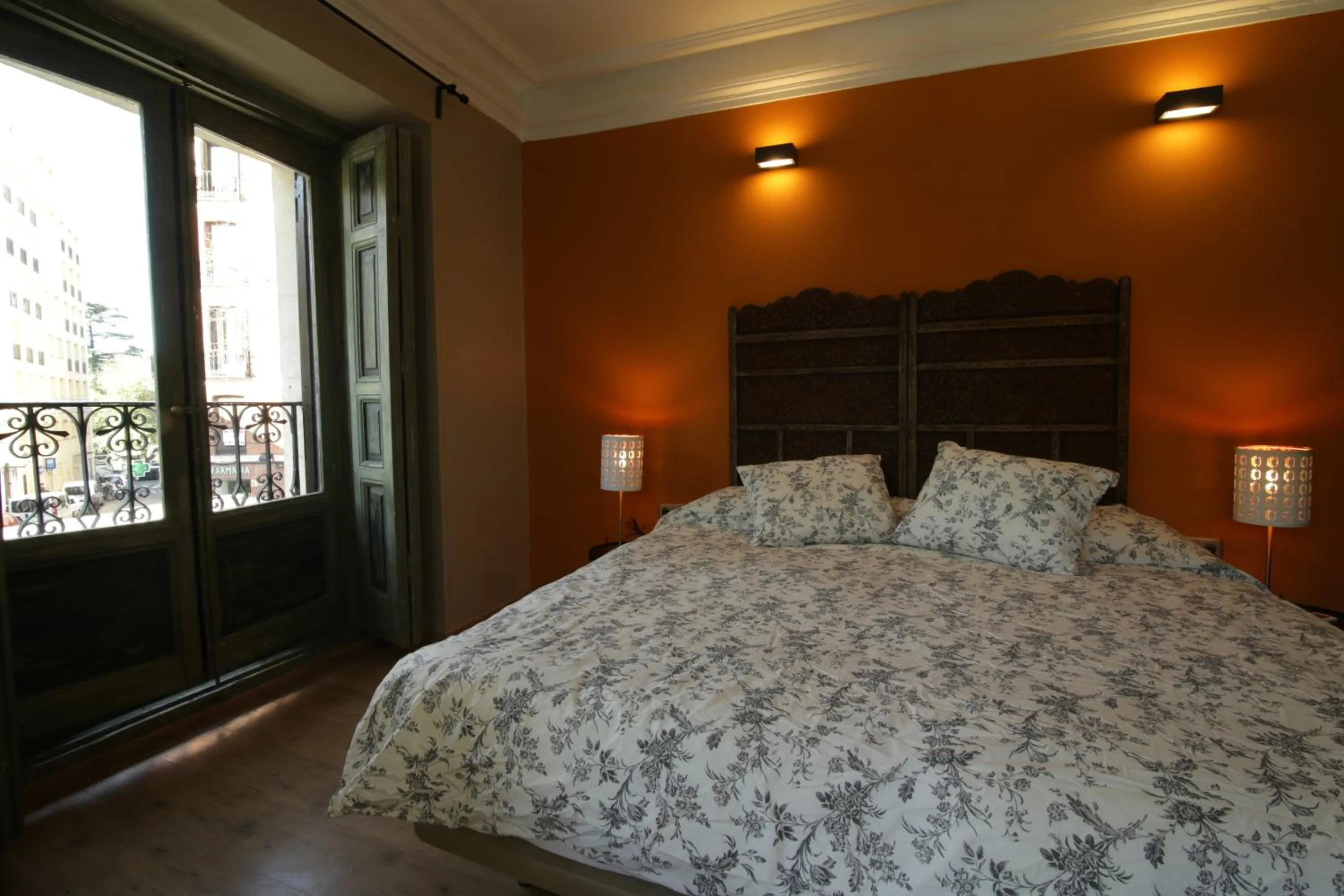 Decorative detail, Bed in AbraCadabra Suites