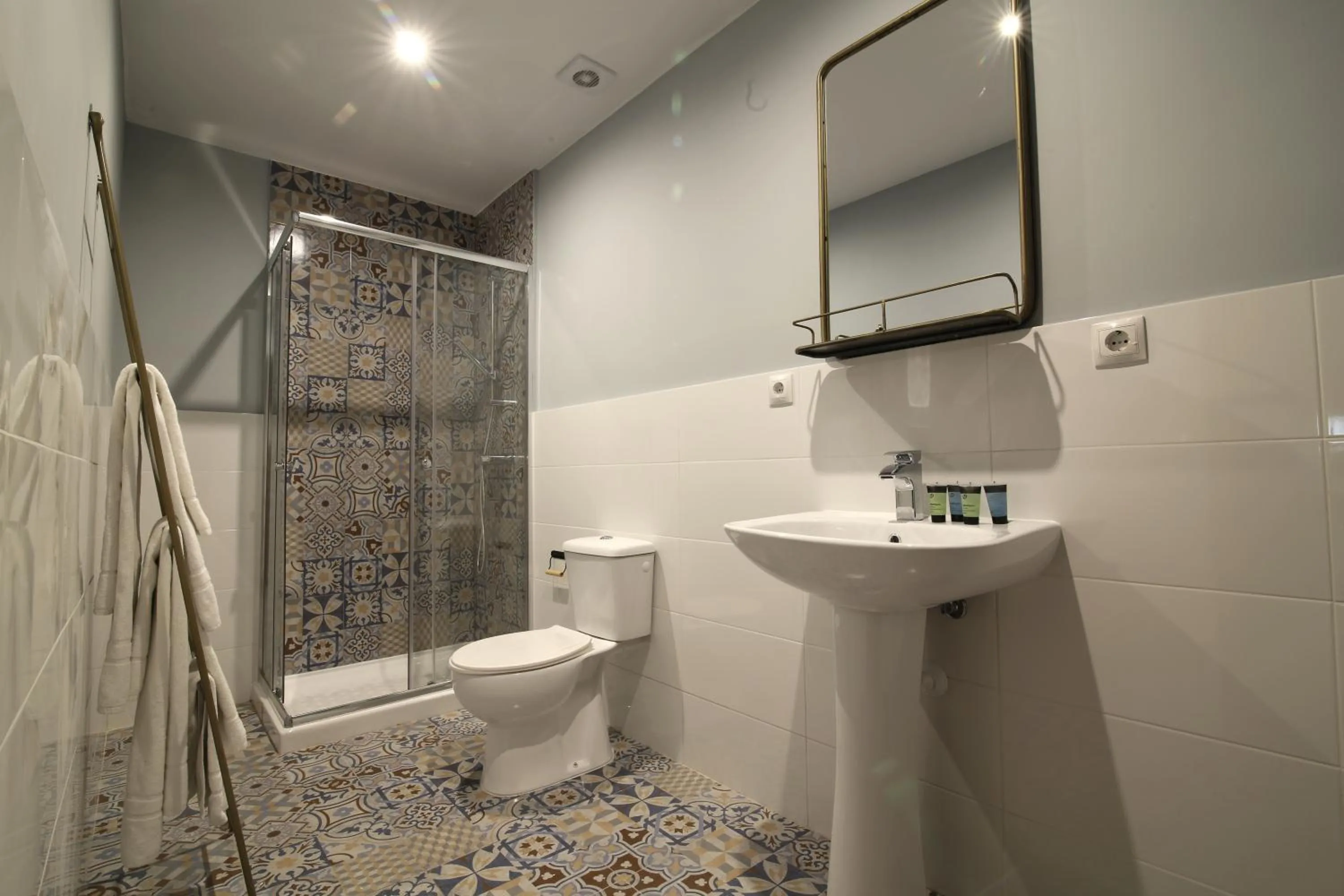 Toilet in AbraCadabra Suites