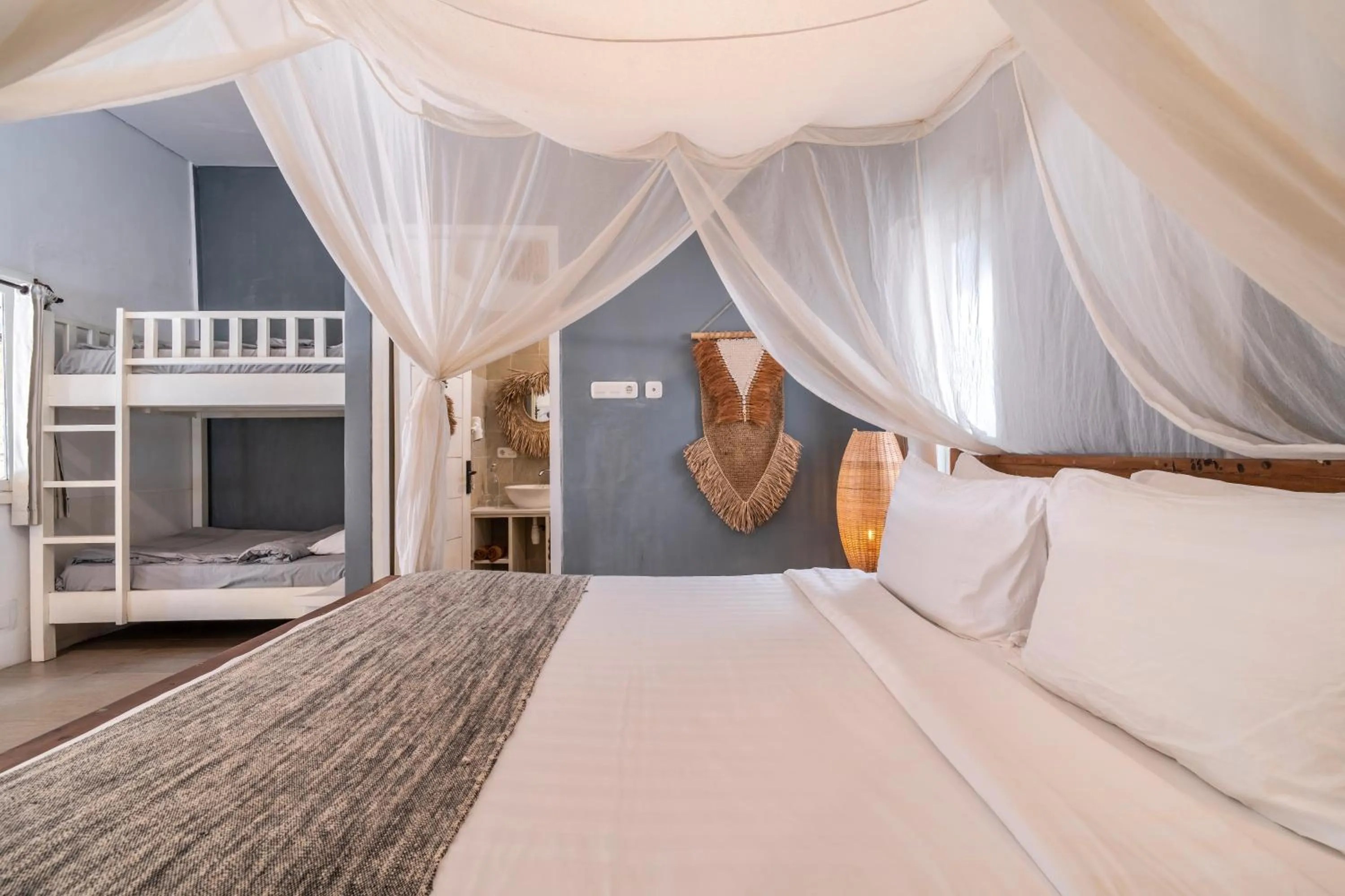 Bed in Mowies On The Beach