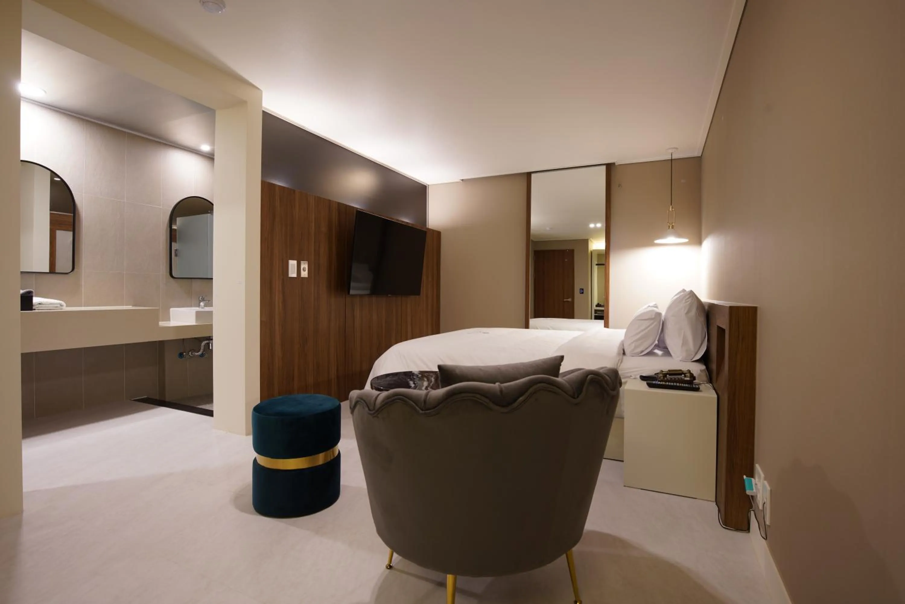 Bed in Icon Hotel Gunsan