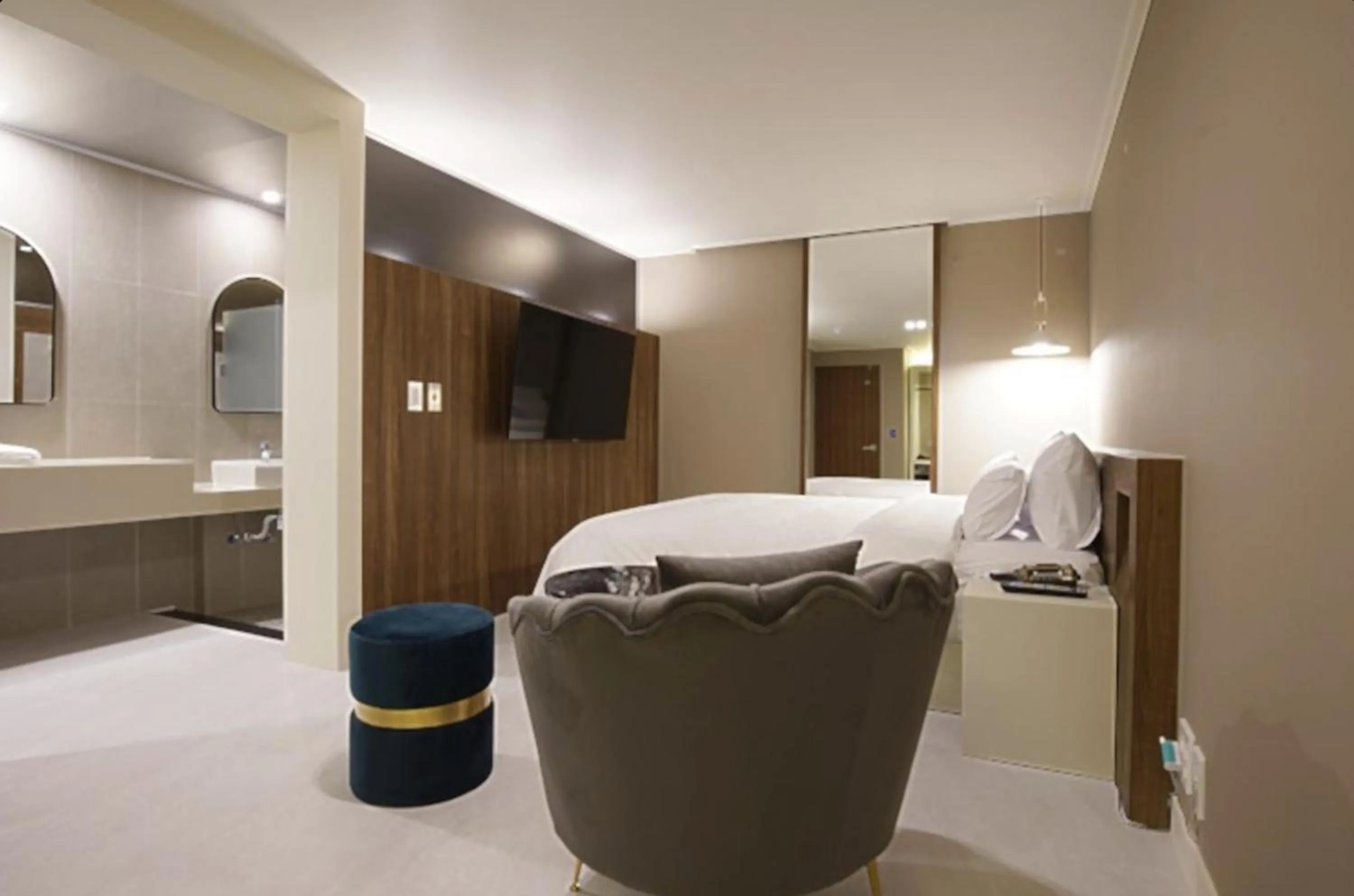 Bed in Icon Hotel Gunsan