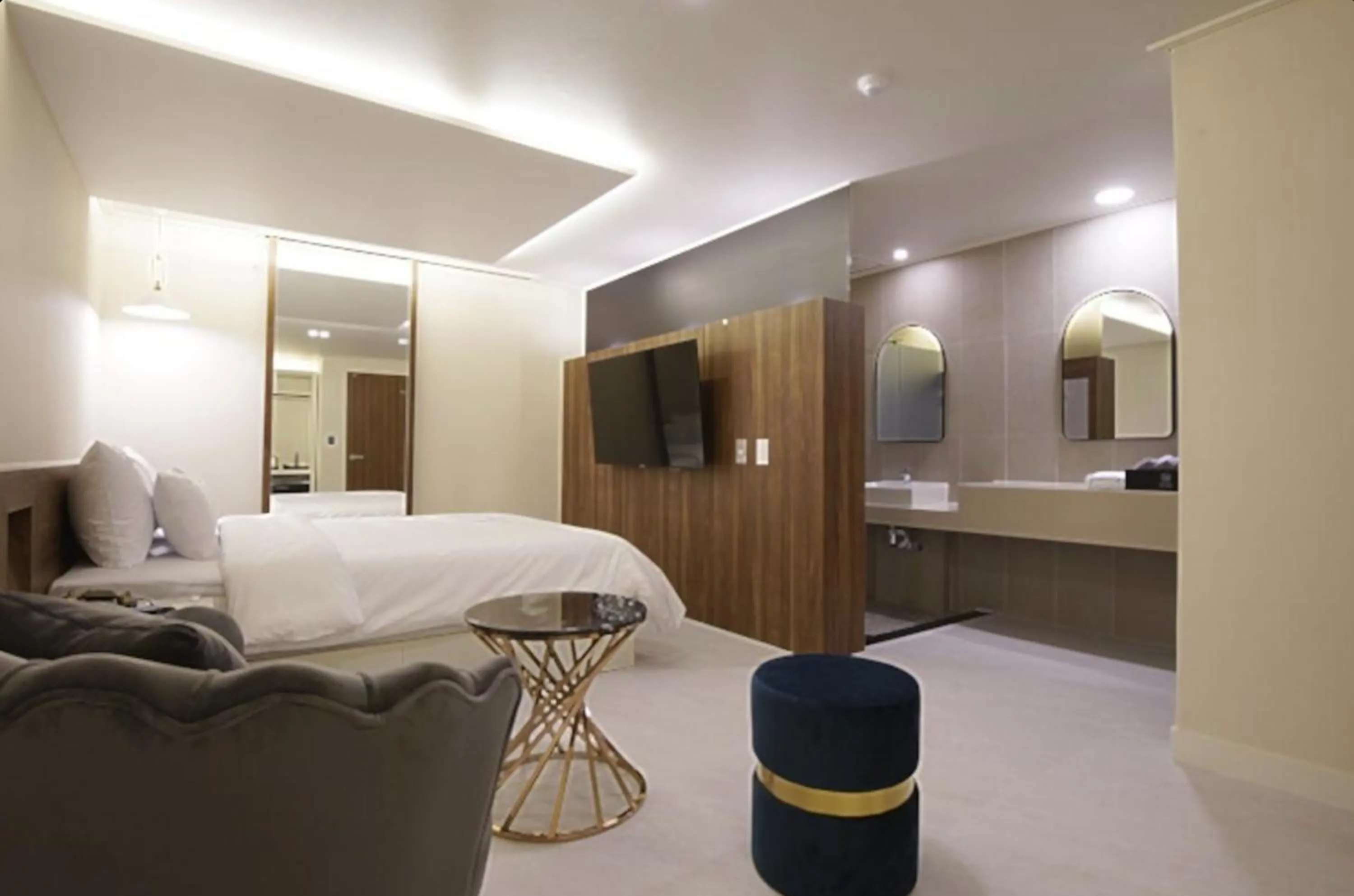 Bed in Icon Hotel Gunsan