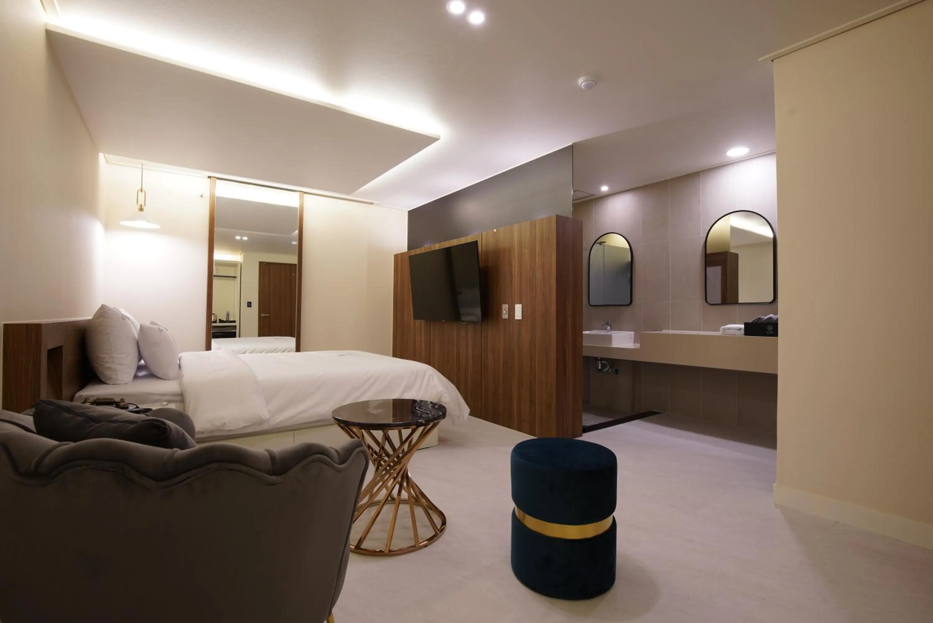 Bed in Icon Hotel Gunsan