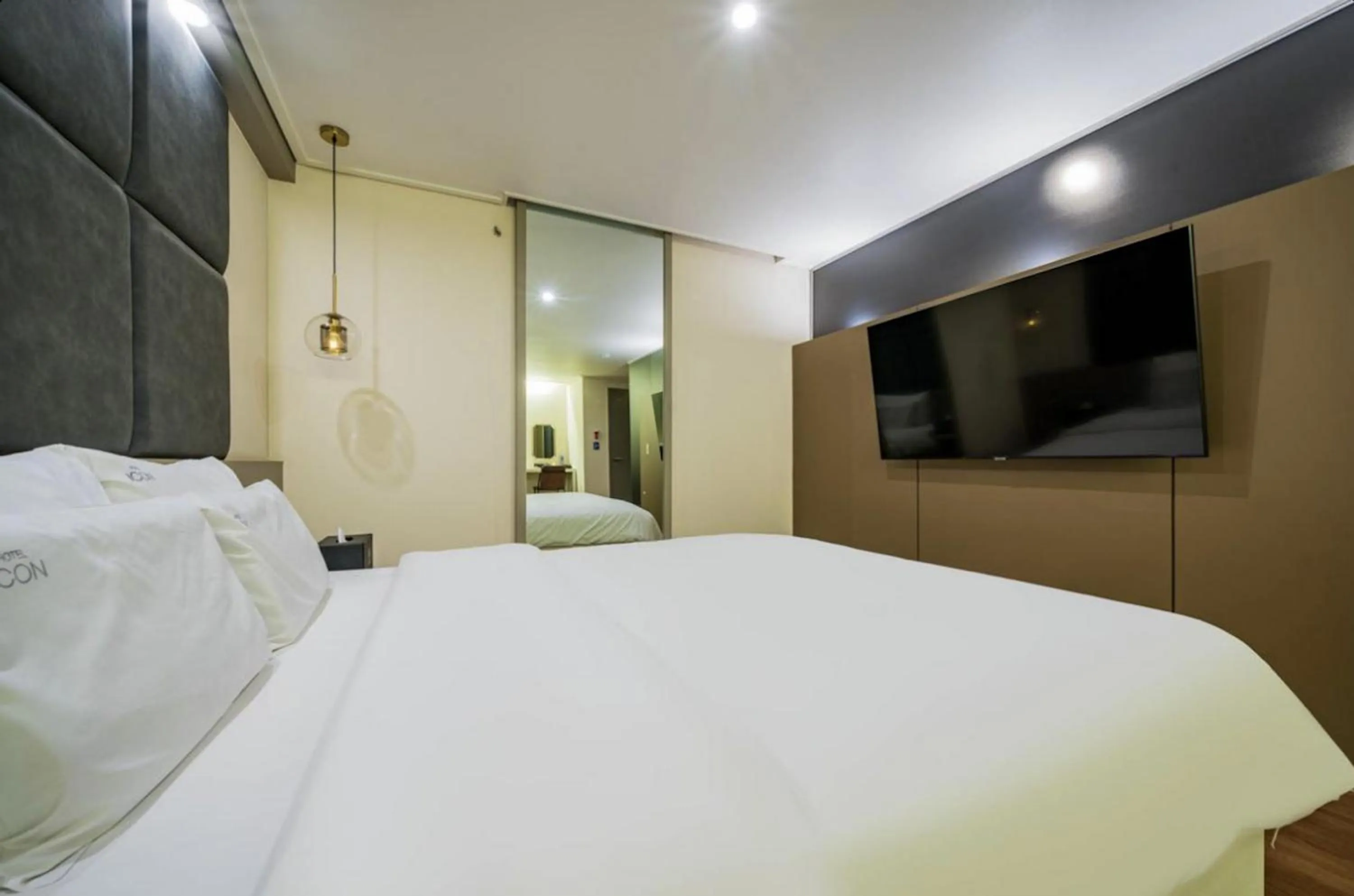 Bed in Icon Hotel Gunsan