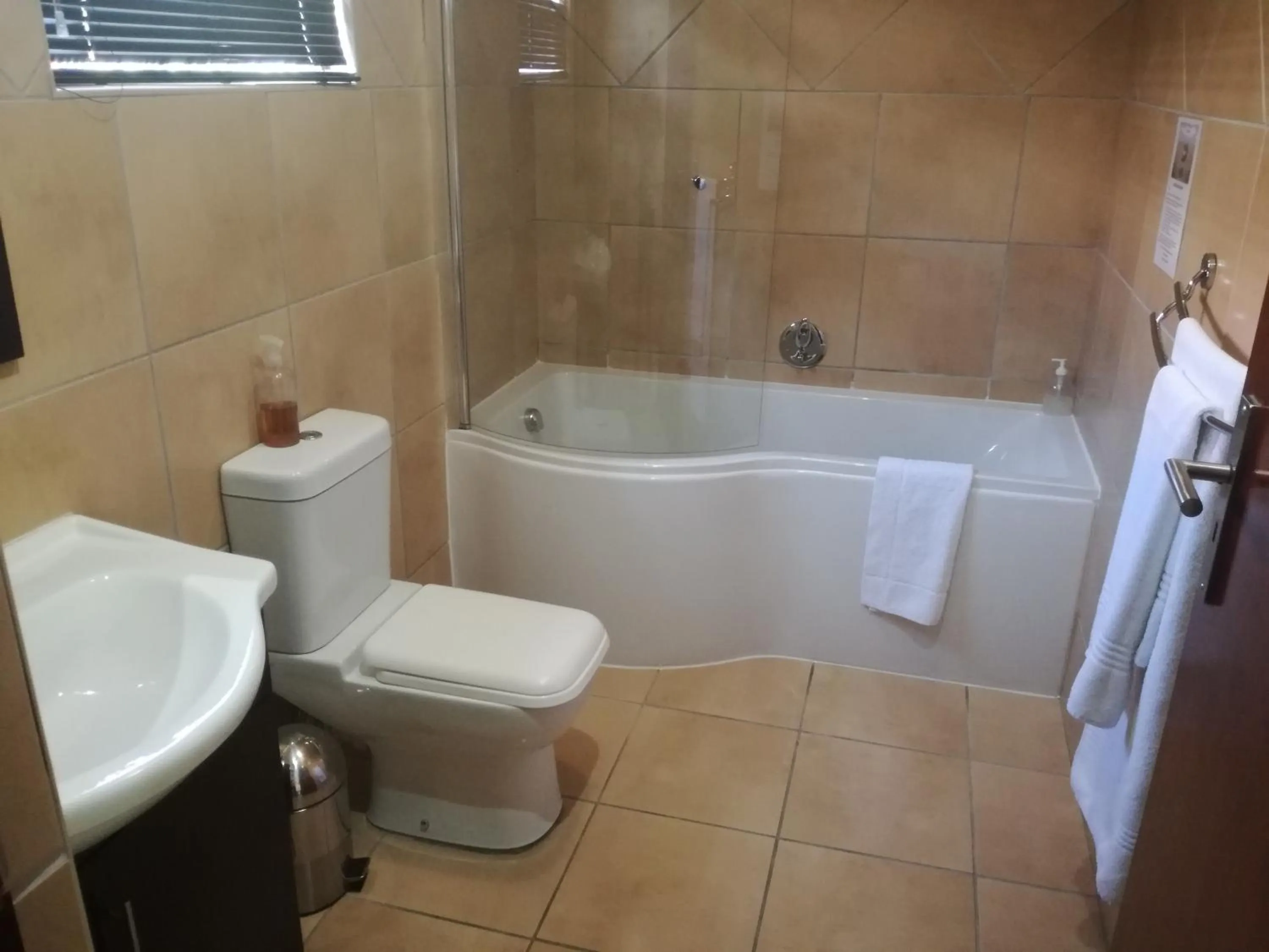 Shower in Belmont Guesthouse