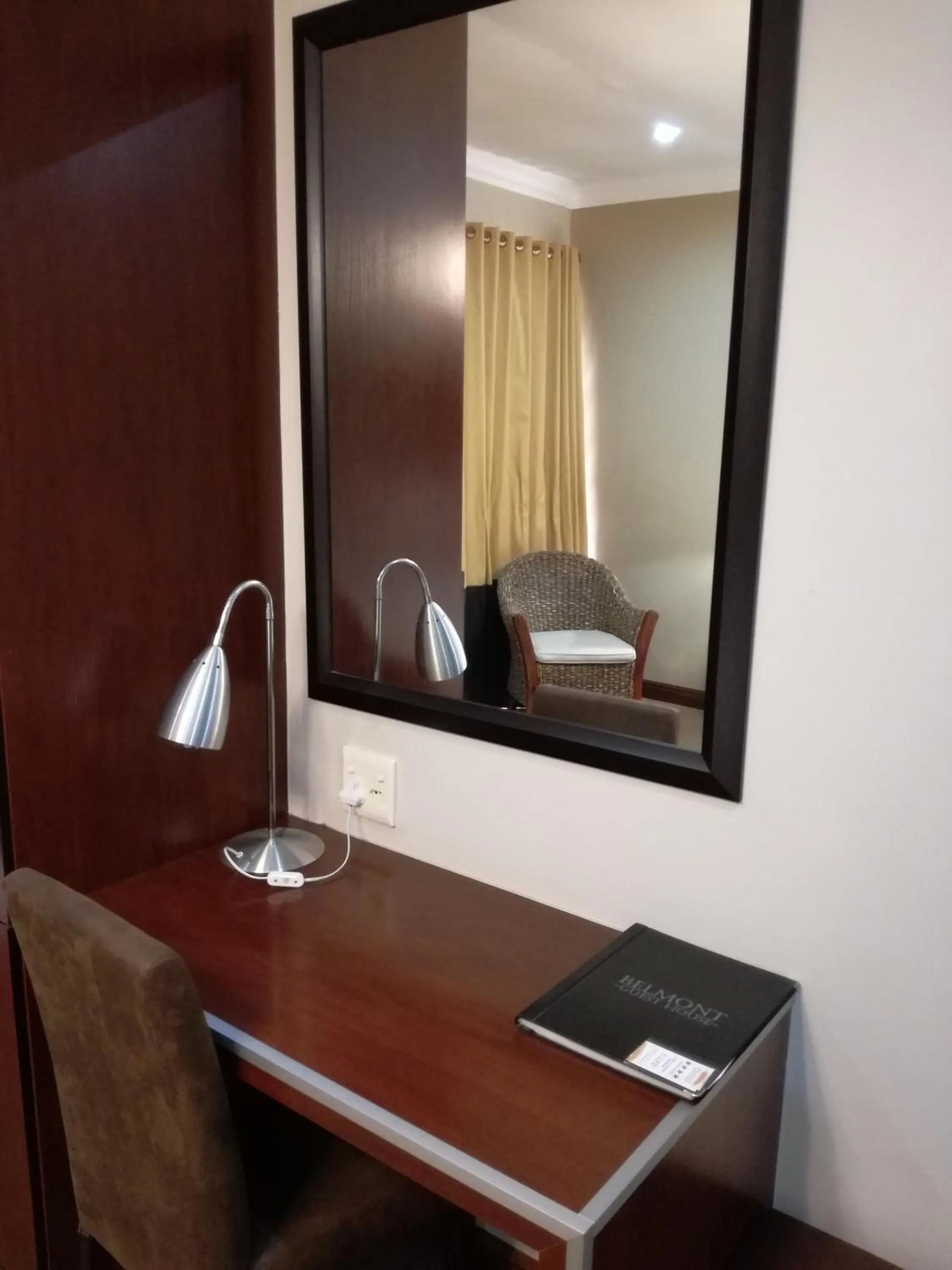 TV and multimedia, Bed in Belmont Guesthouse