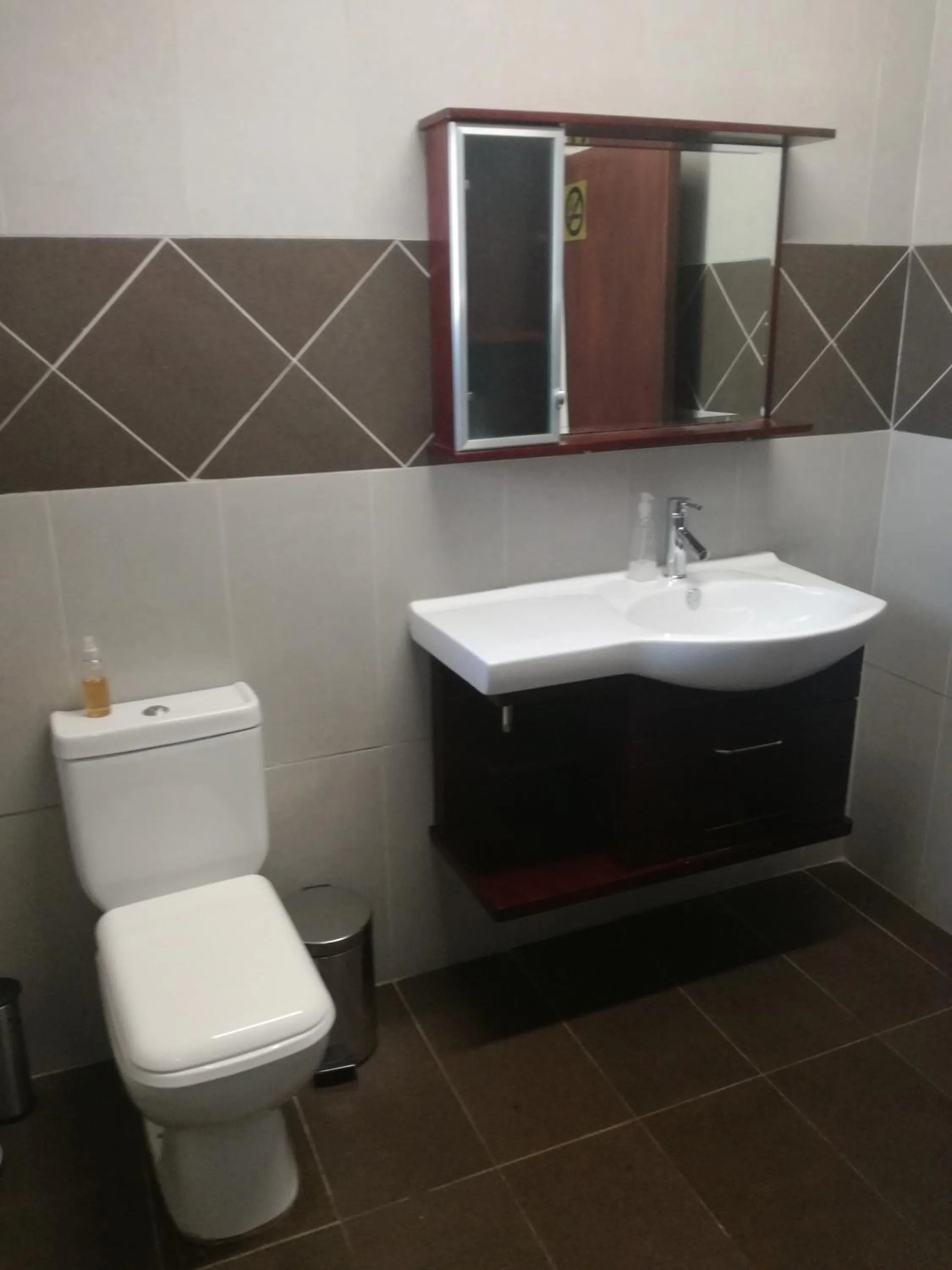 Toilet in Belmont Guesthouse