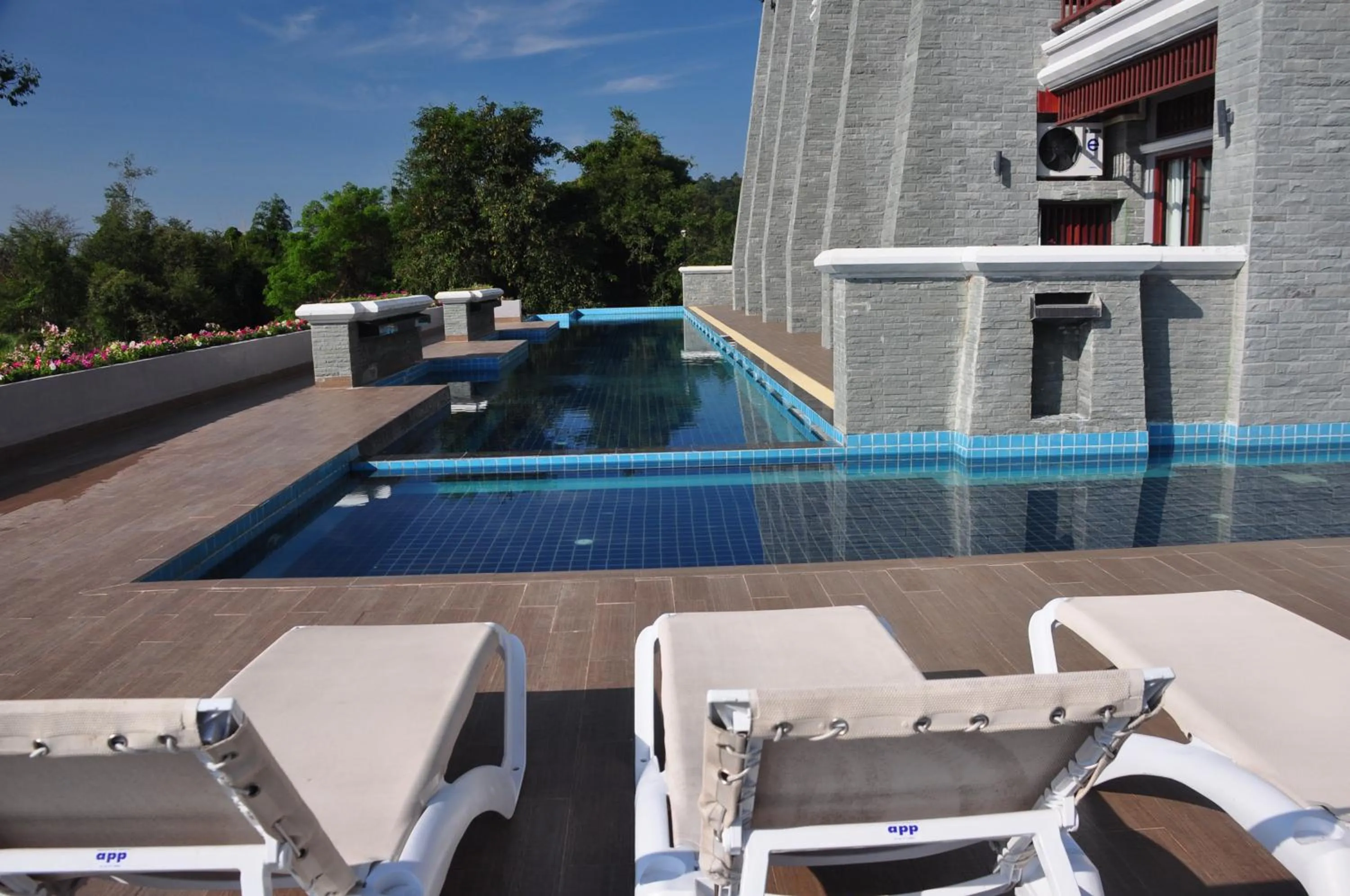 Swimming pool in Phurua Sanctuary Resort and Spa