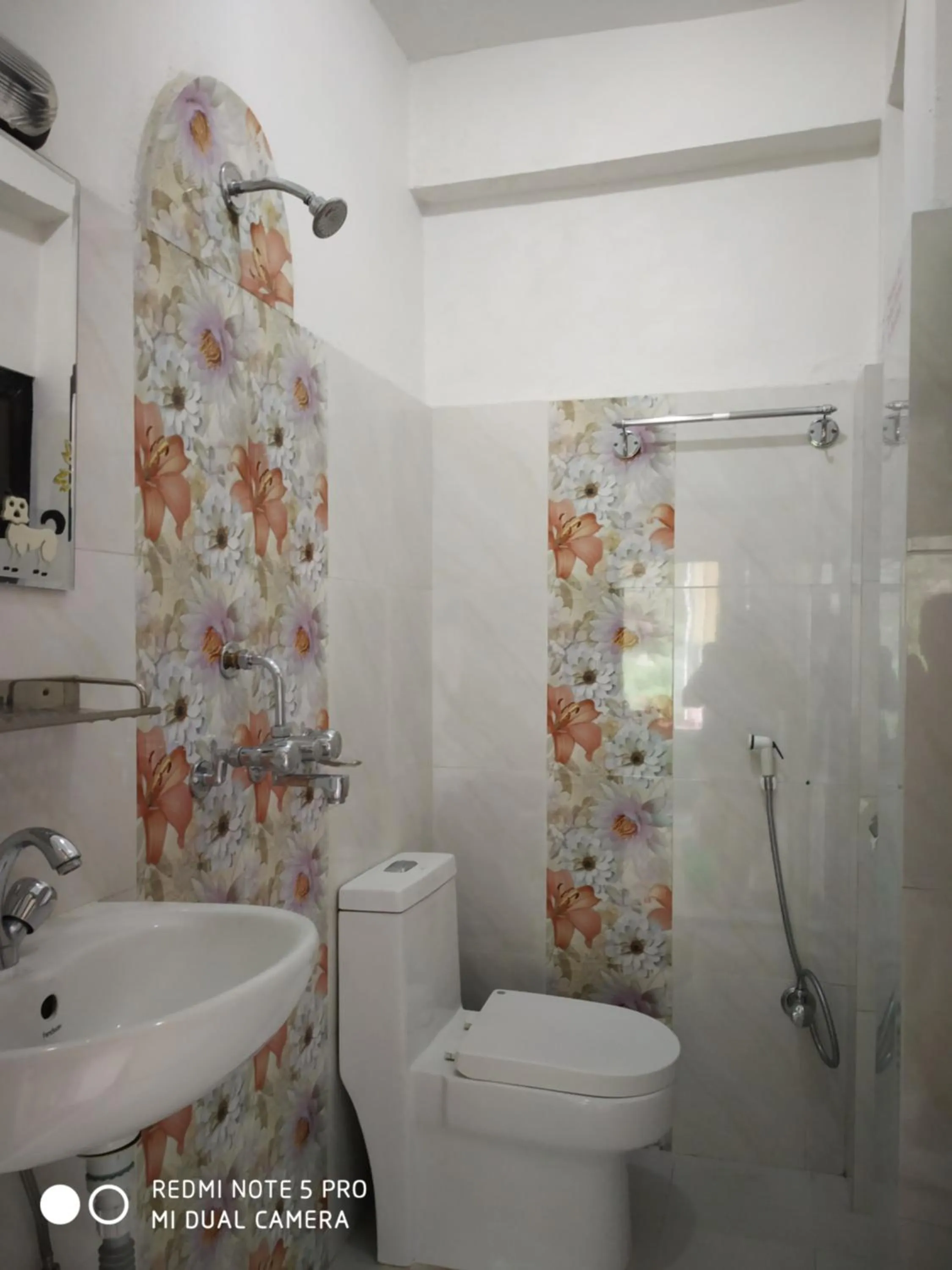 Toilet in Bishnu Homestay