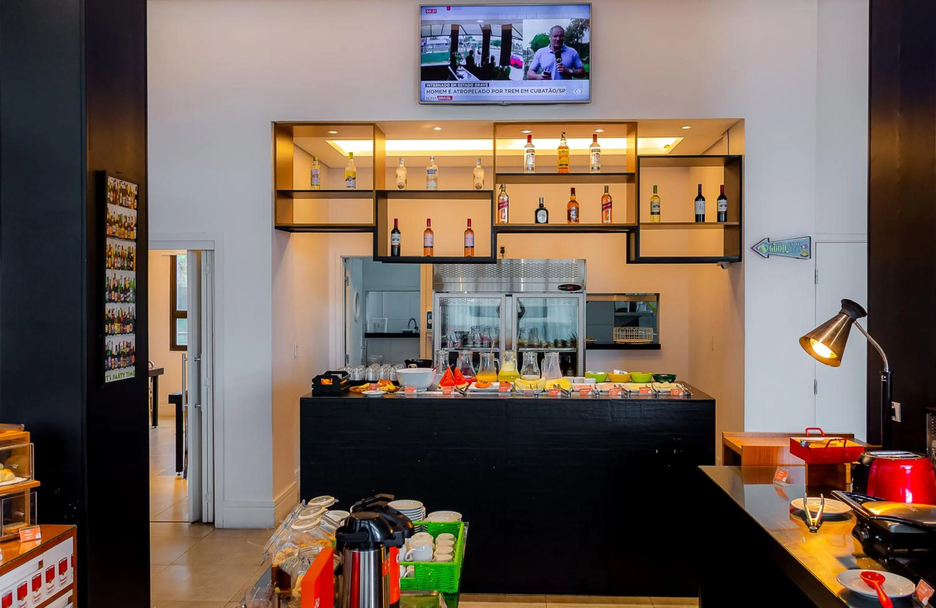 Buffet breakfast in Golden Tower Shopping by Fênix Hotéis