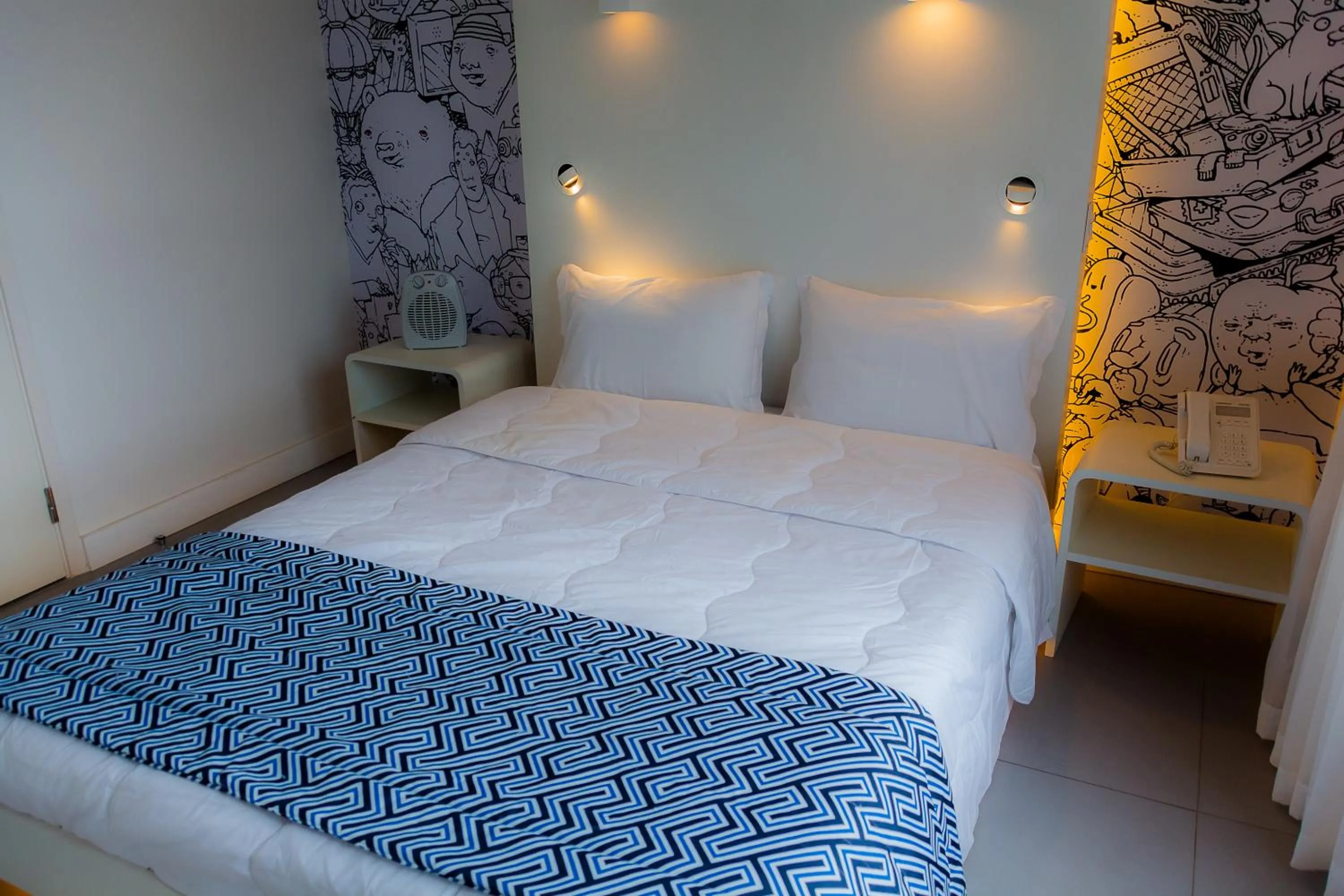 Bed in Golden Tower Shopping by Fênix Hotéis