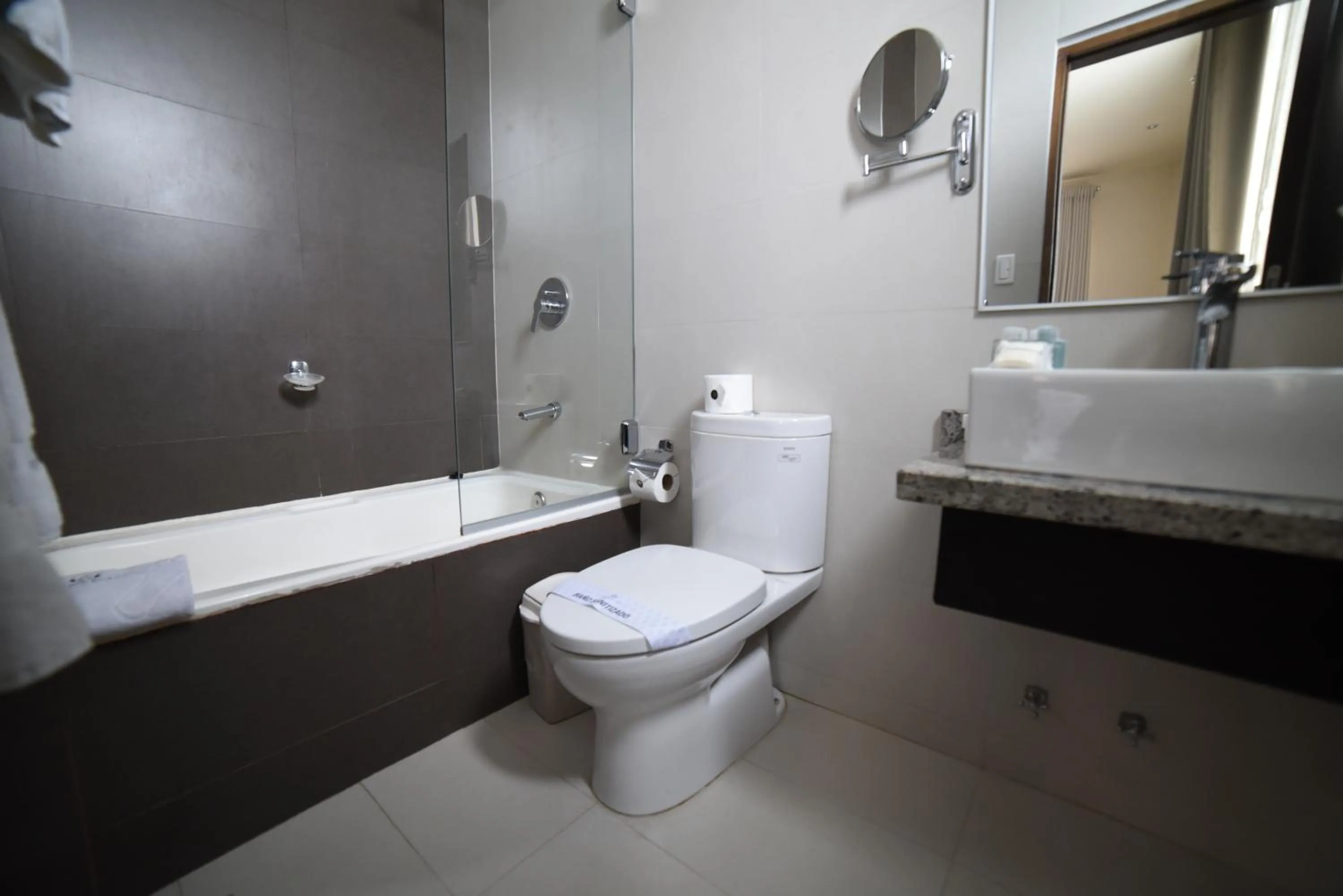 Shower in Camino Plaza