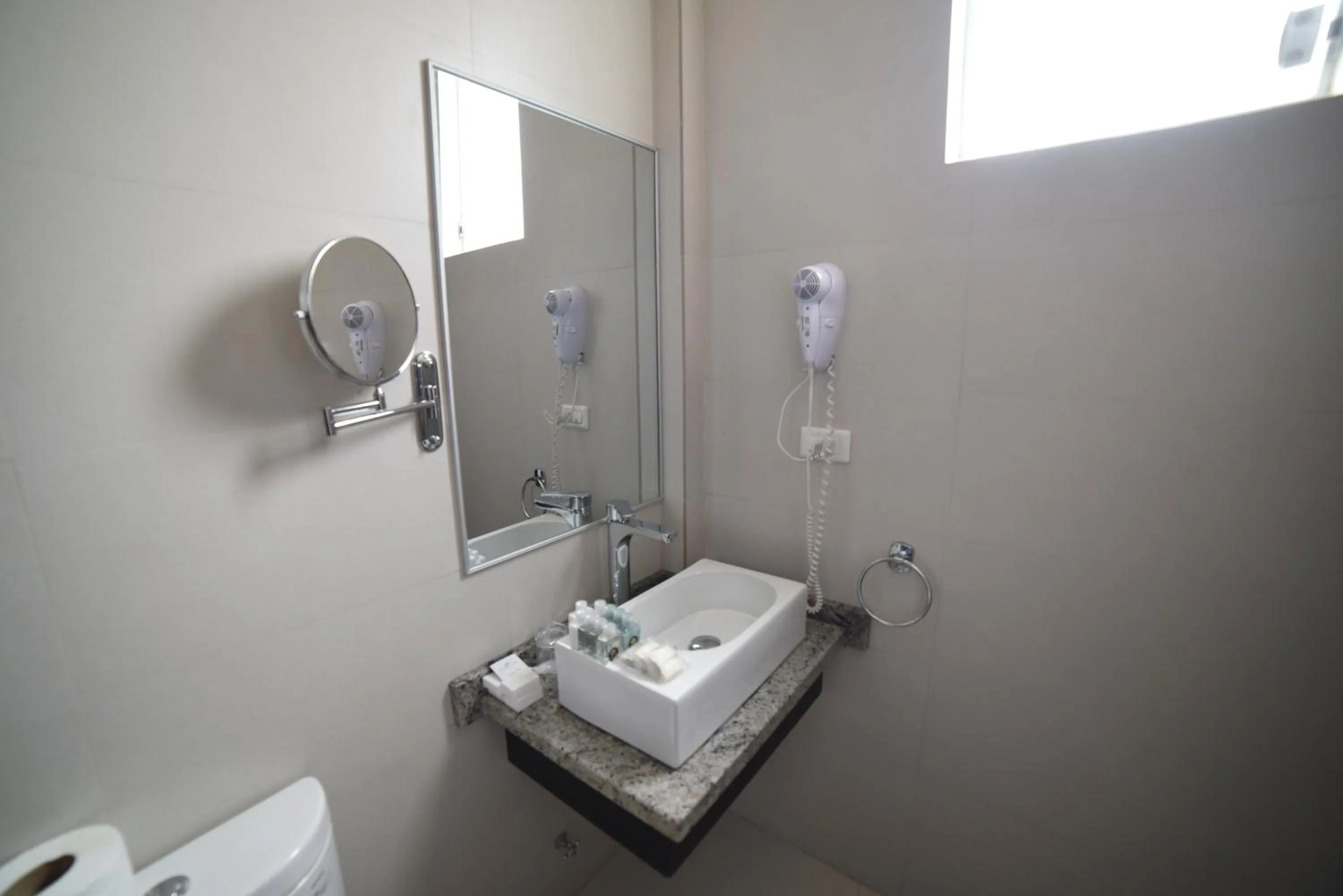 Bathroom in Camino Plaza