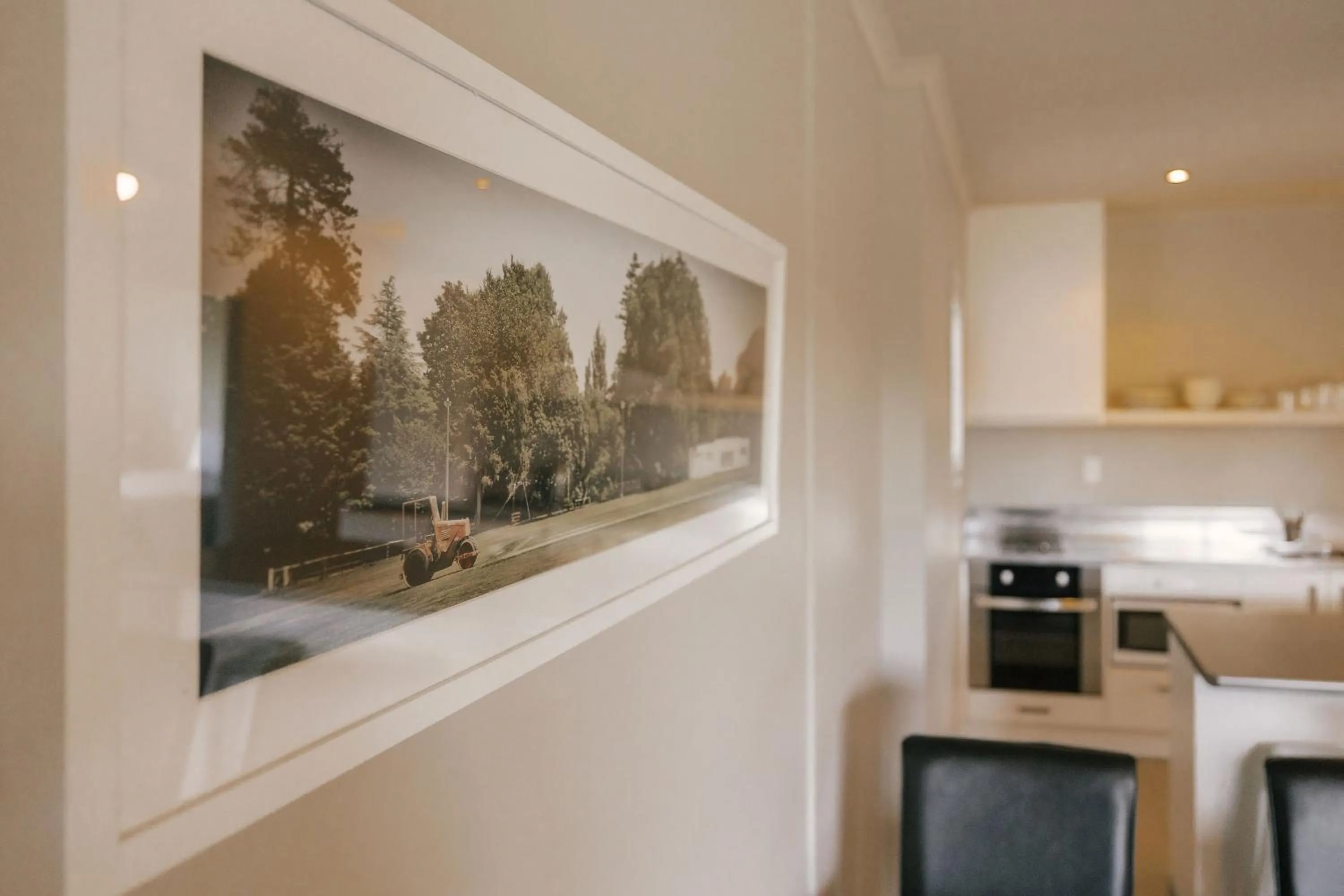 Kitchen or kitchenette in South Street West Motel