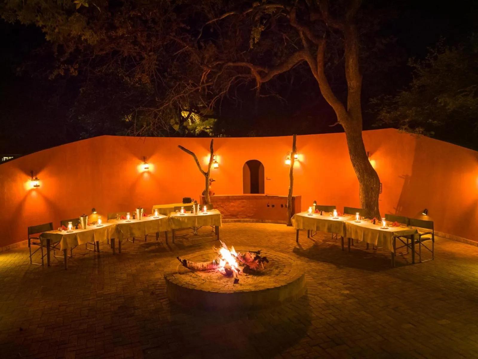 Night in Mohlabetsi Safari Lodge