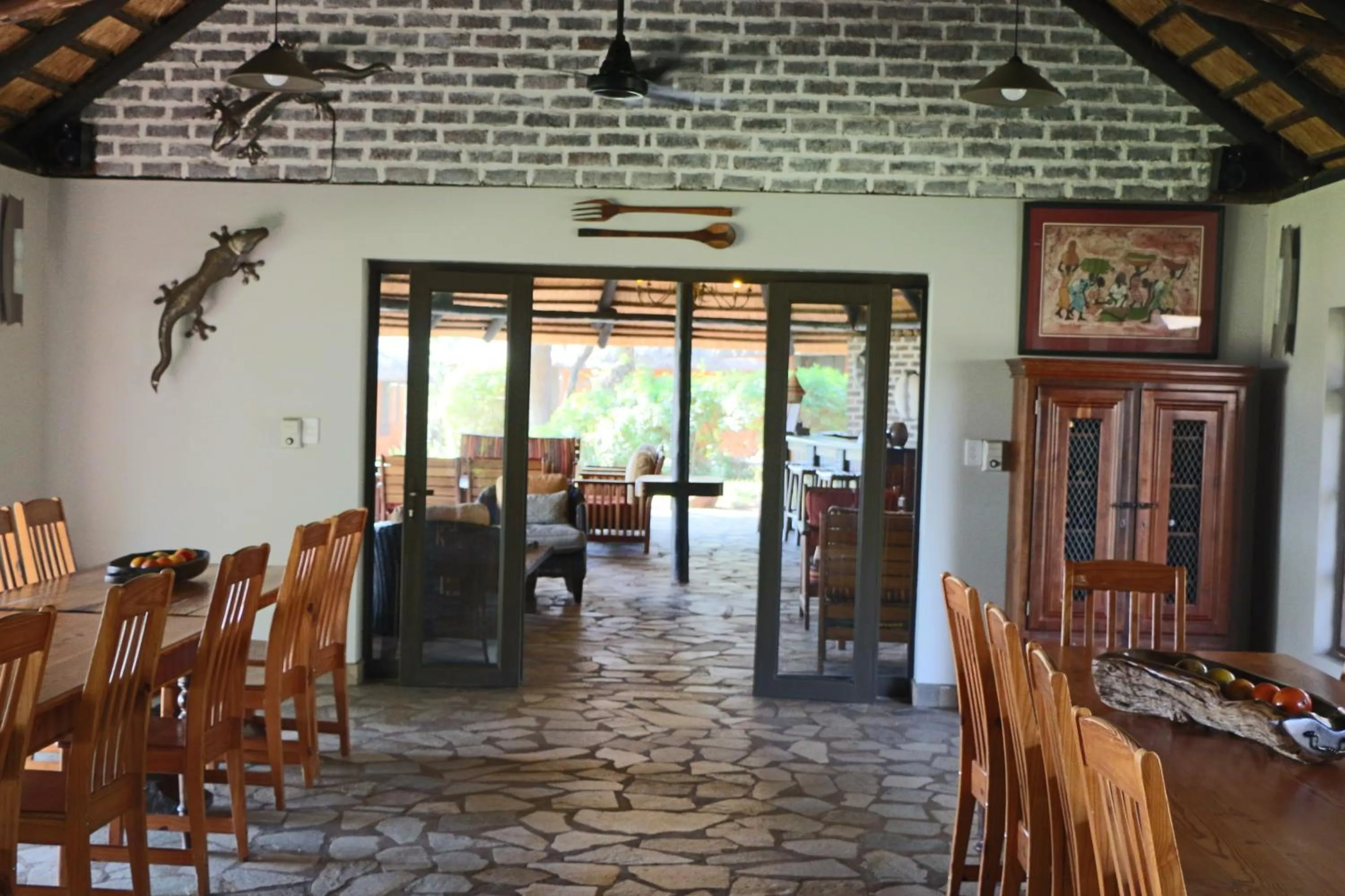 Restaurant/places to eat in Mohlabetsi Safari Lodge