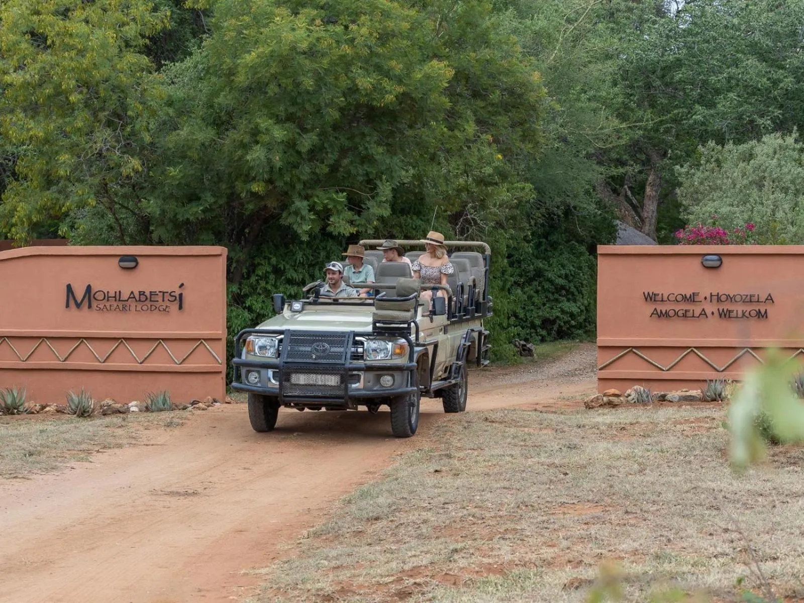 Facade/entrance in Mohlabetsi Safari Lodge