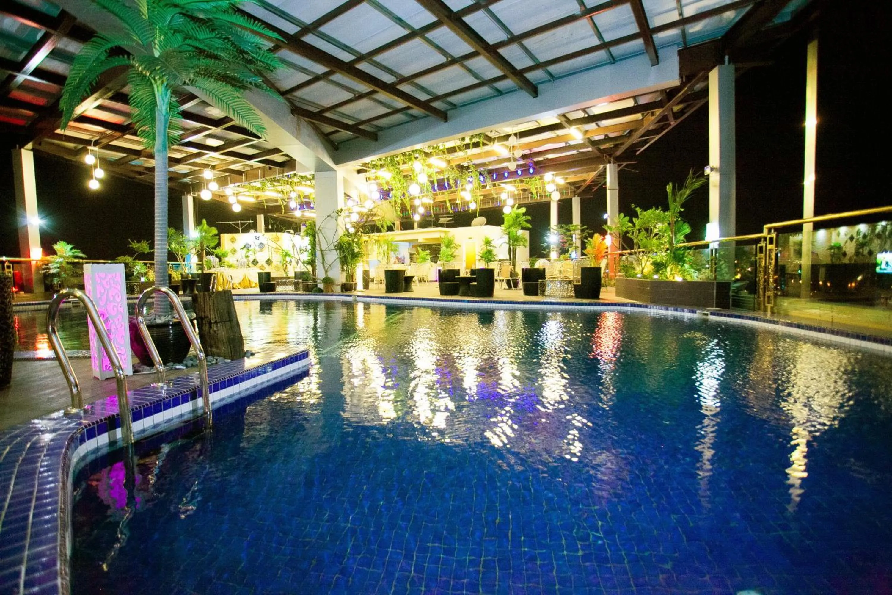 Swimming pool in Lace Boutique Hotel