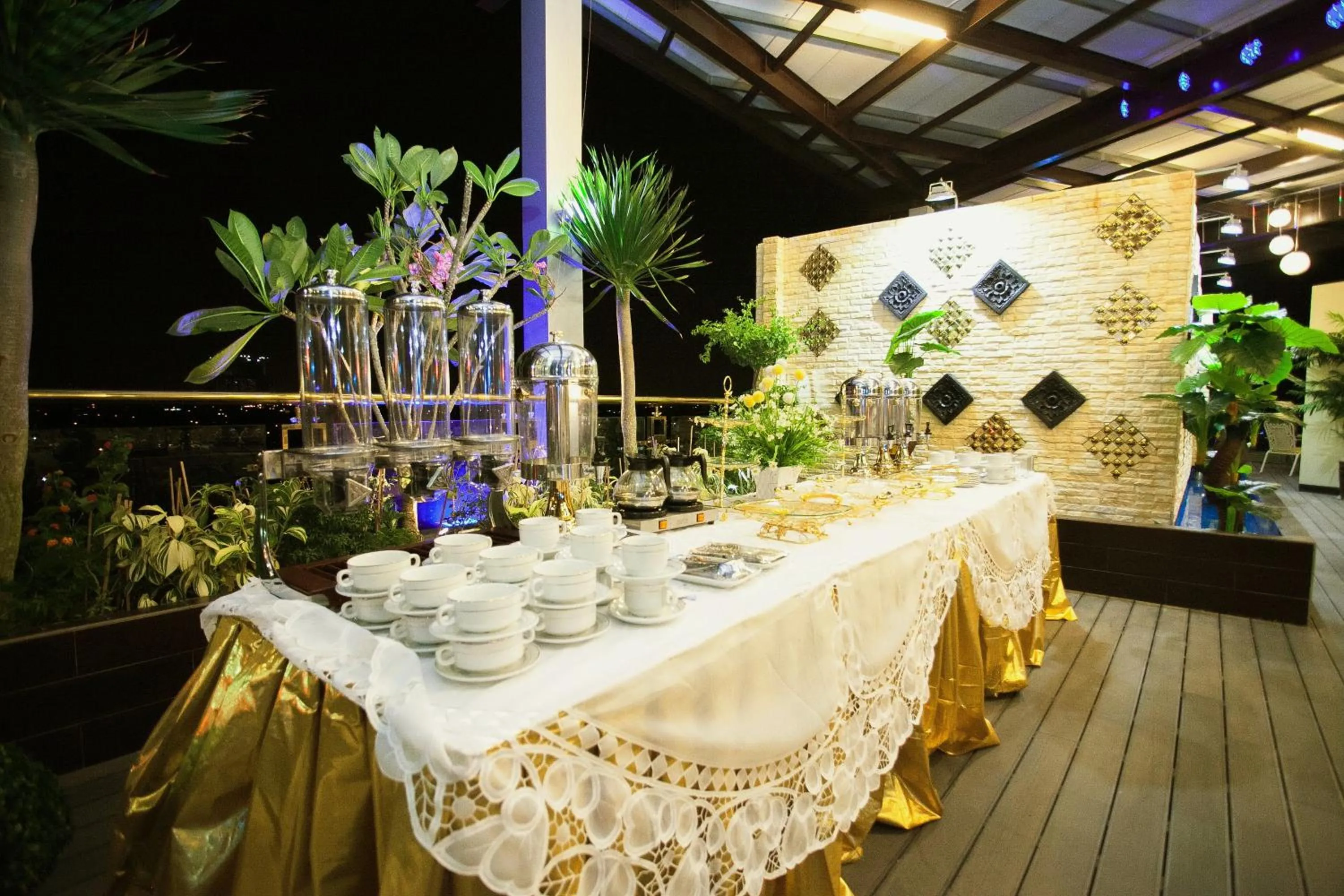 Swimming pool in Lace Boutique Hotel