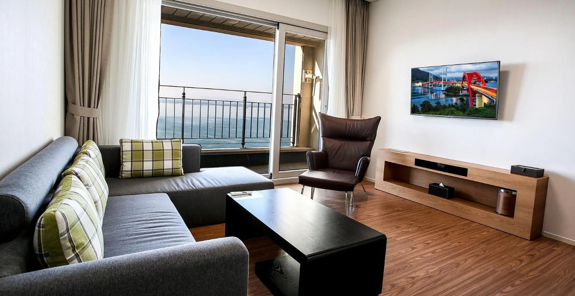 TV and multimedia in Lapis Hotel Namhae