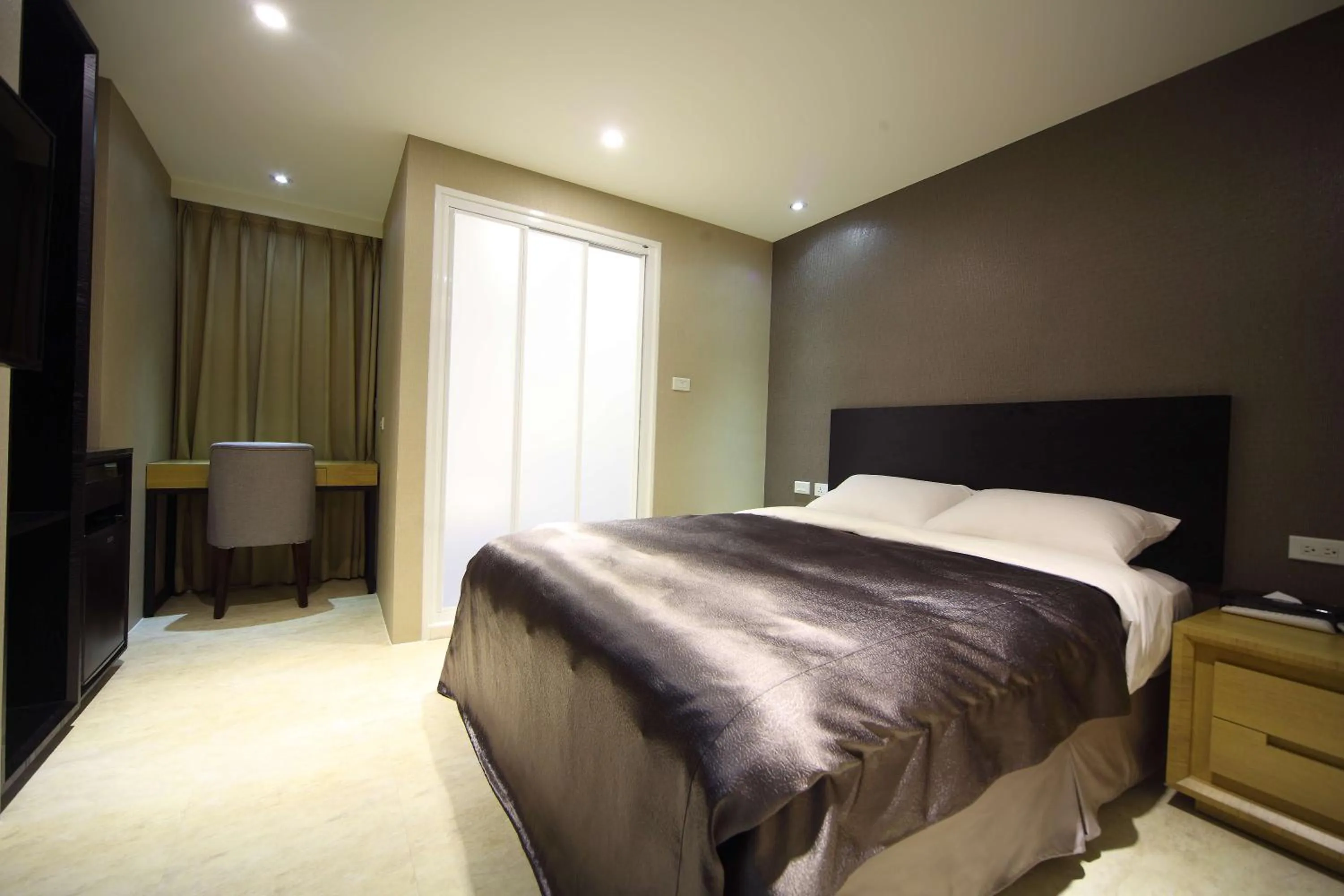 Photo of the whole room, Bed in E-House Xining Branch