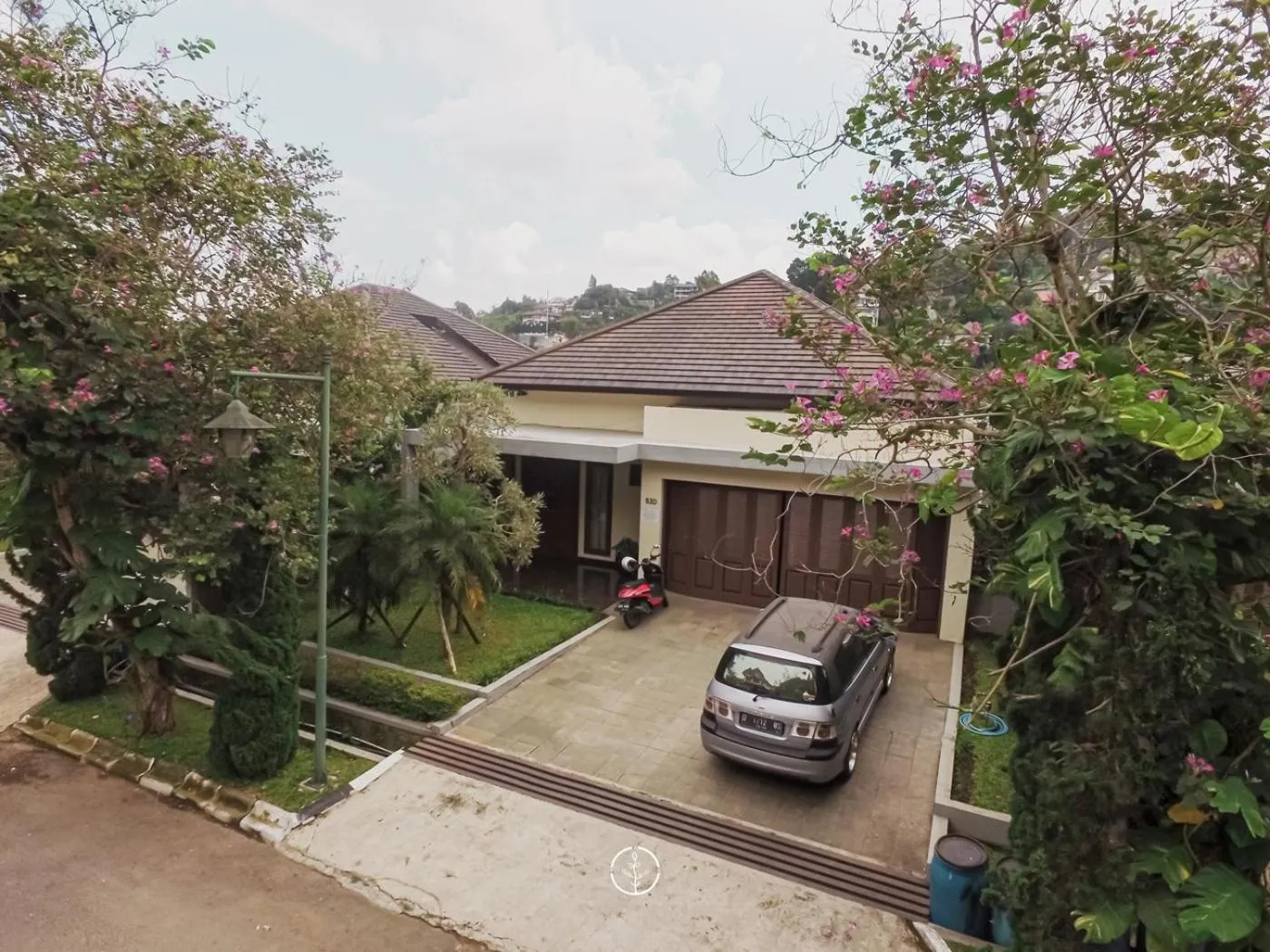 Parking in Tulip Hill View Villa 6 bedrooms with a private swimming pool and movie room