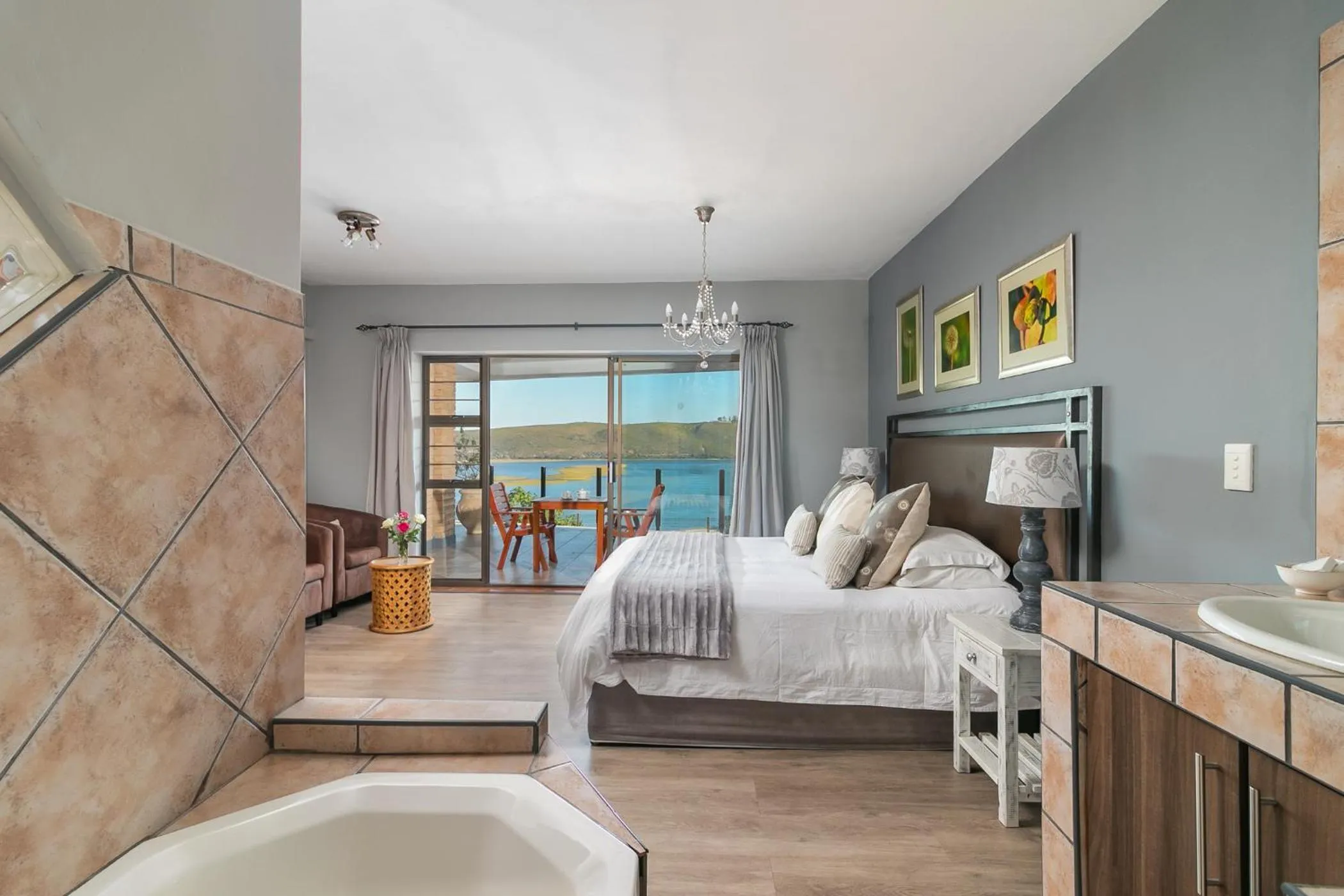 View (from property/room), Bed in Overmeer Guest House