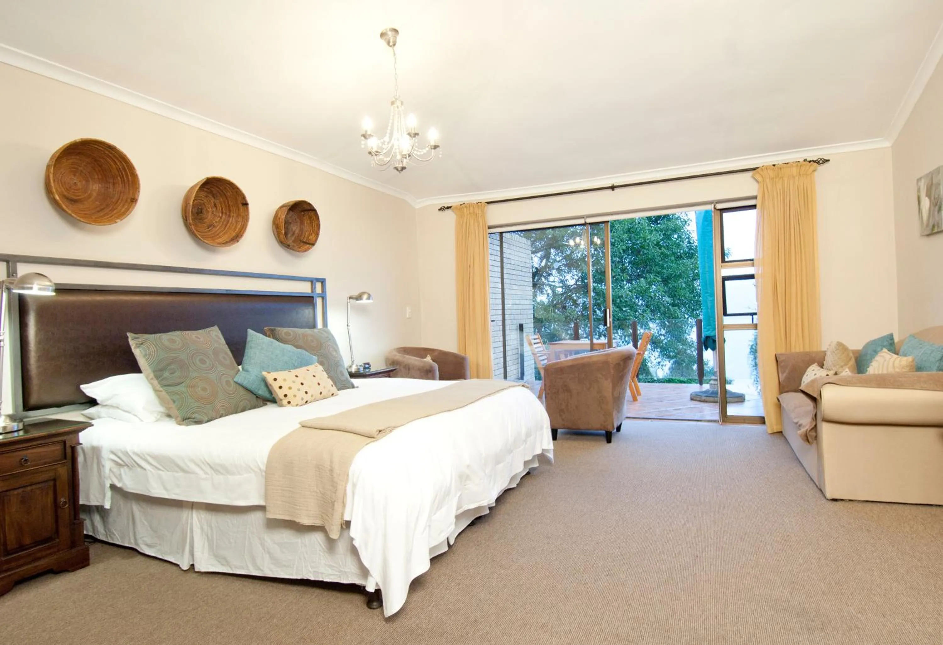 Balcony/Terrace, Bed in Overmeer Guest House