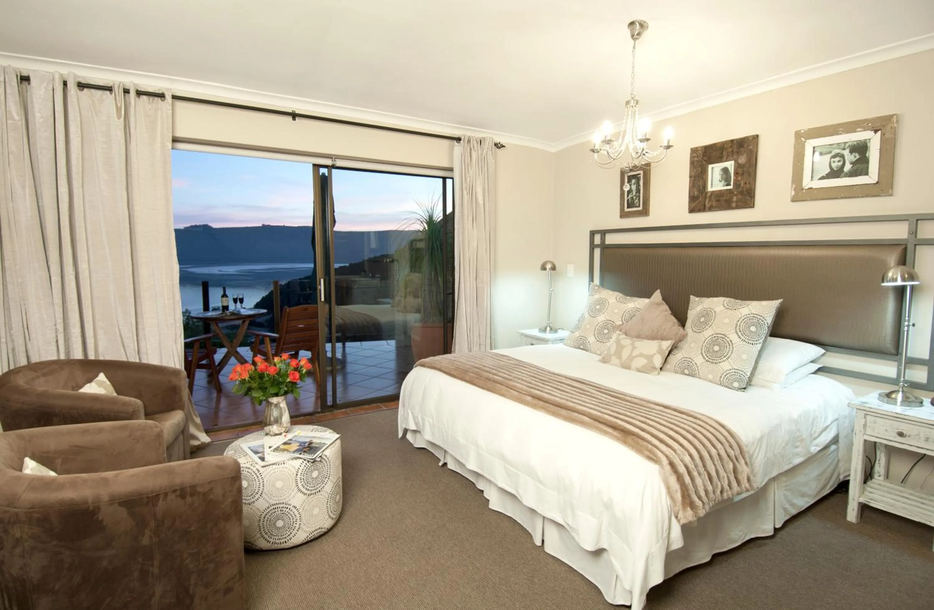 Balcony/Terrace, Bed in Overmeer Guest House