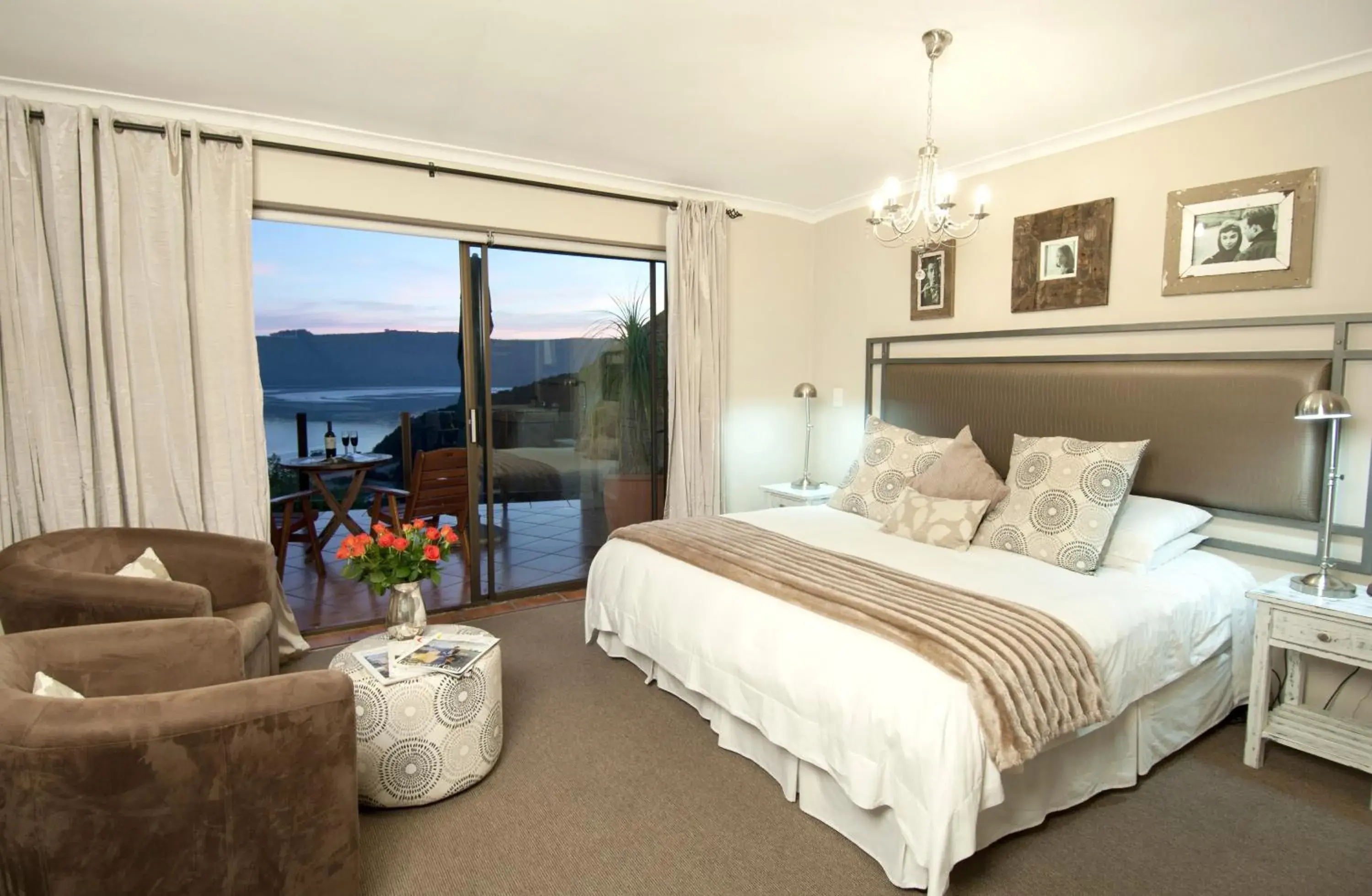 Luxury Room - Lagoon View (Second Floor) in Overmeer Guest House Luxury Room - Lagoon View (Second Floor) in Overmeer Guest House