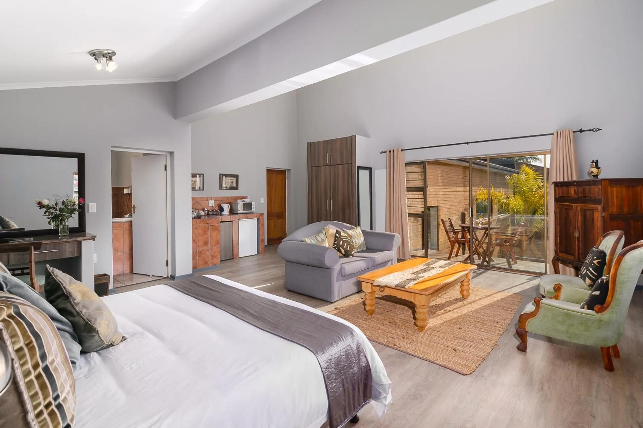 Photo of the whole room, Bed in Overmeer Guest House