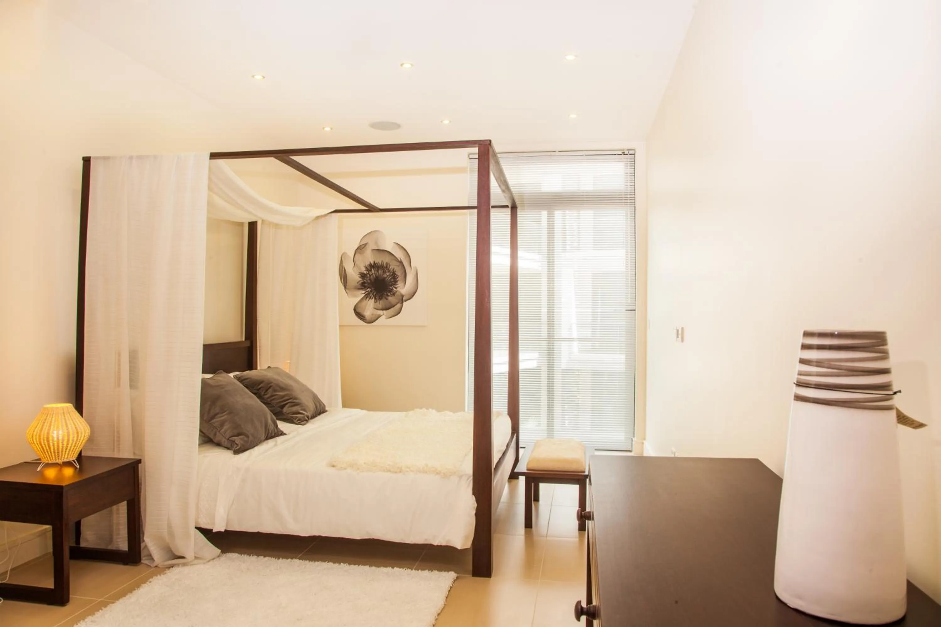 Bedroom, Bed in Hotel English Point Marina & Spa