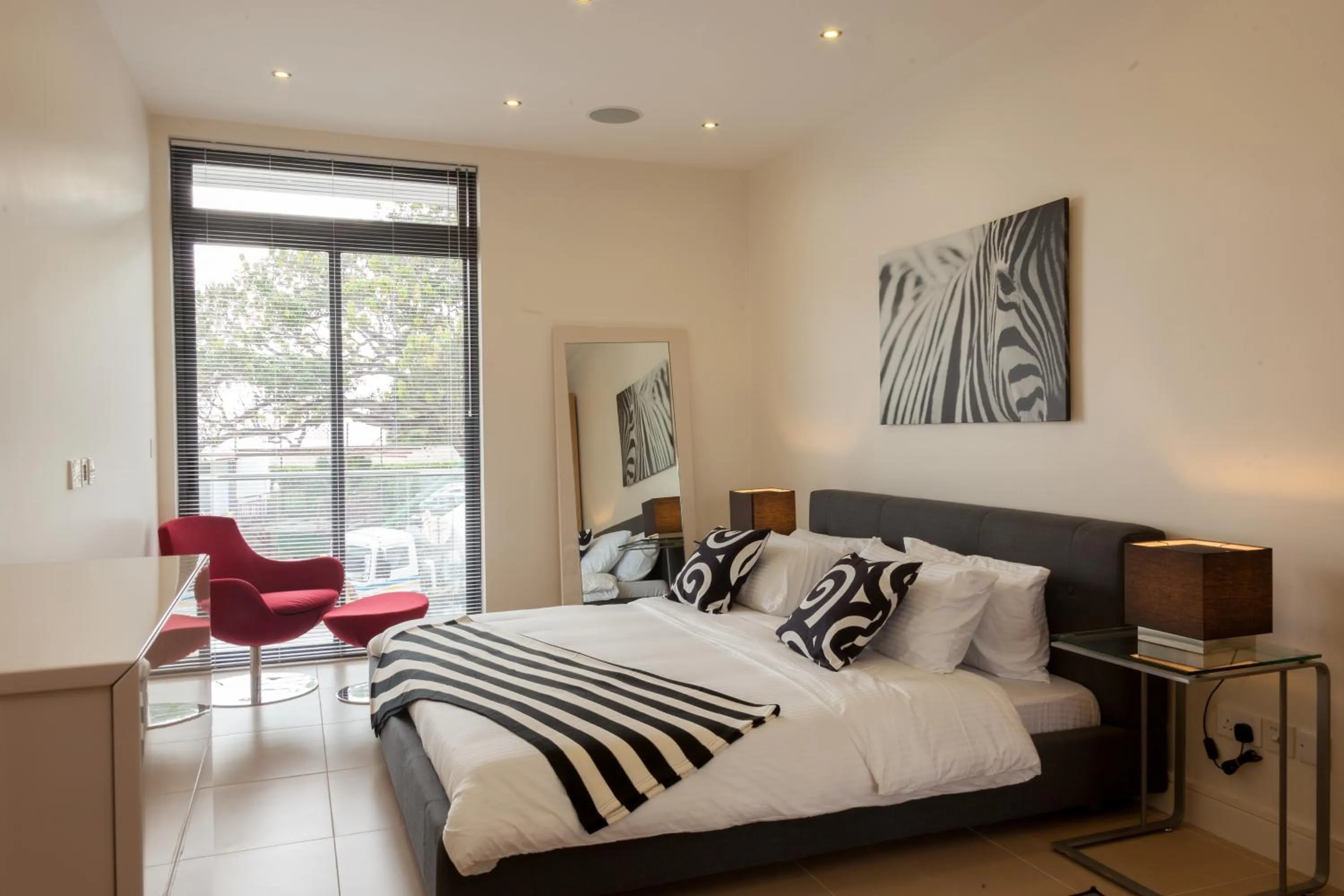 Bedroom, Bed in Hotel English Point Marina & Spa