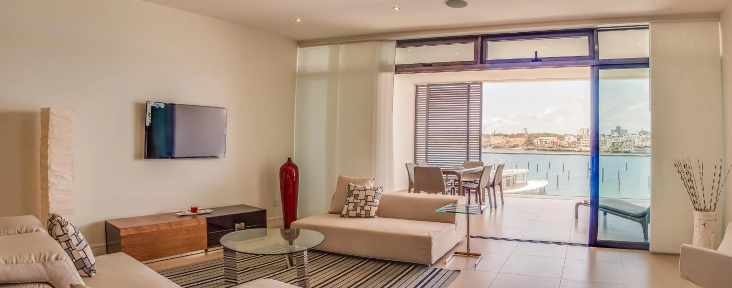 Bedroom in Hotel English Point Marina & Spa