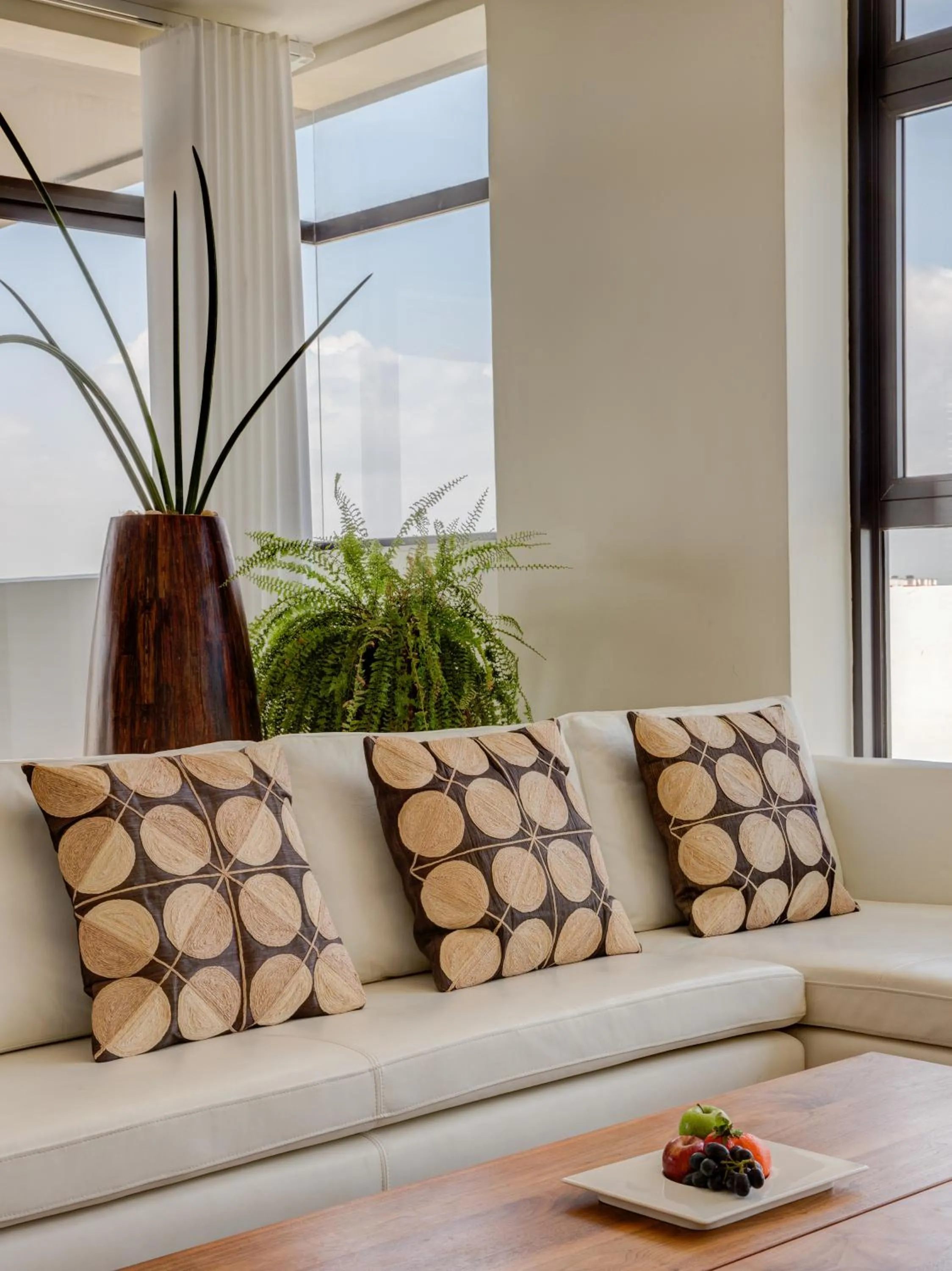 Living room in Hotel English Point Marina & Spa