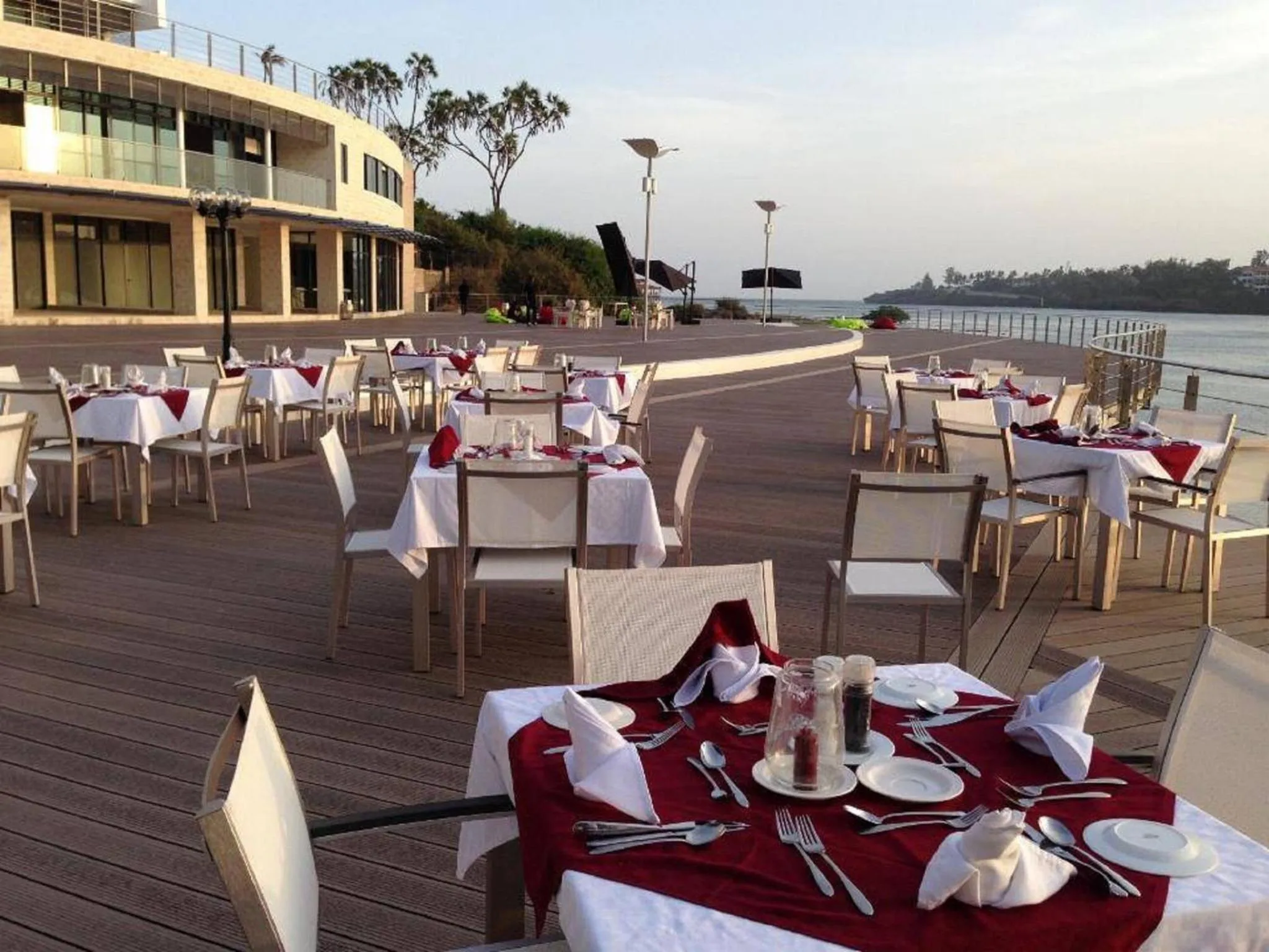 Restaurant/places to eat in Hotel English Point Marina & Spa