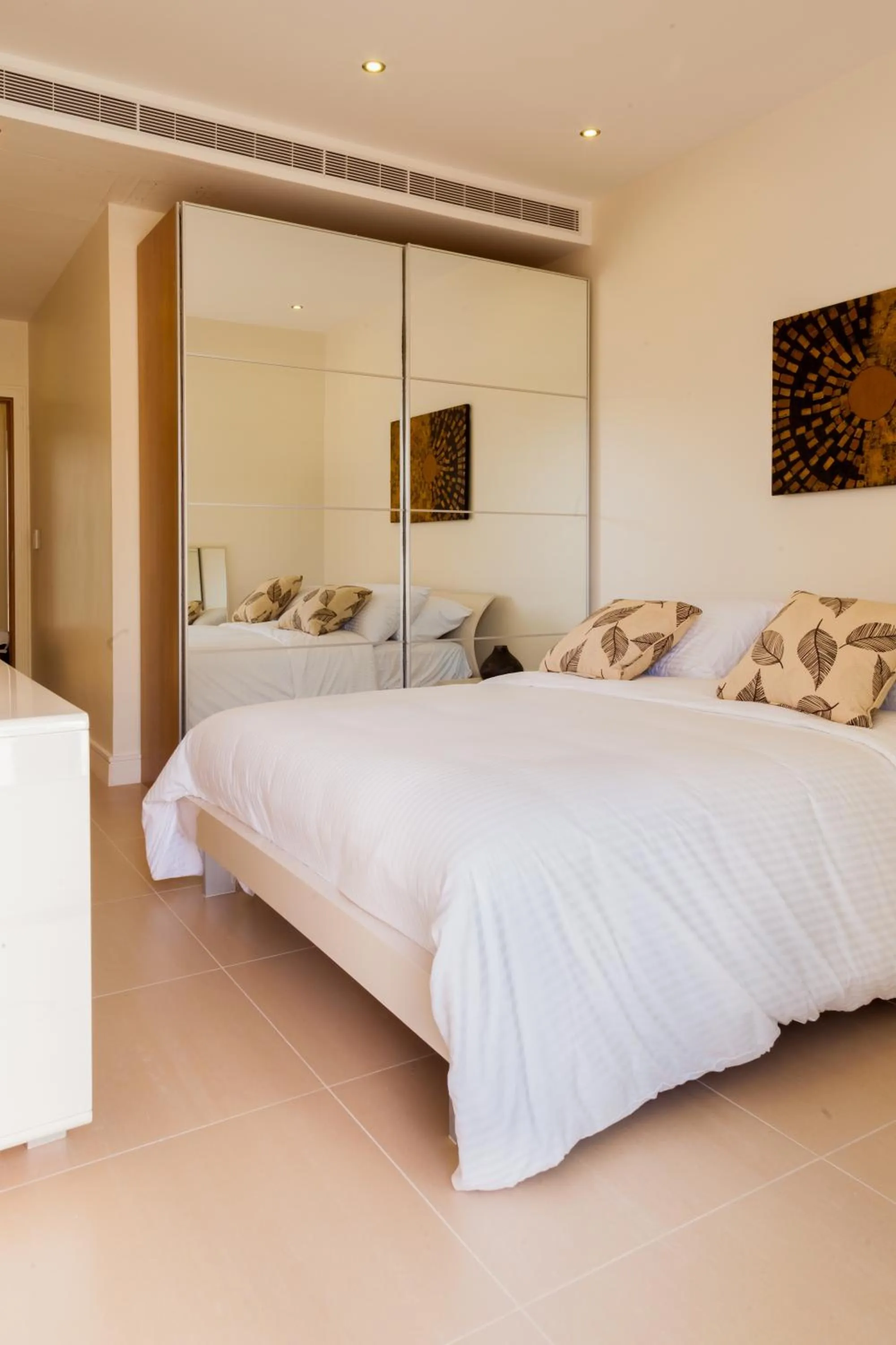 Bedroom, Bed in Hotel English Point Marina & Spa